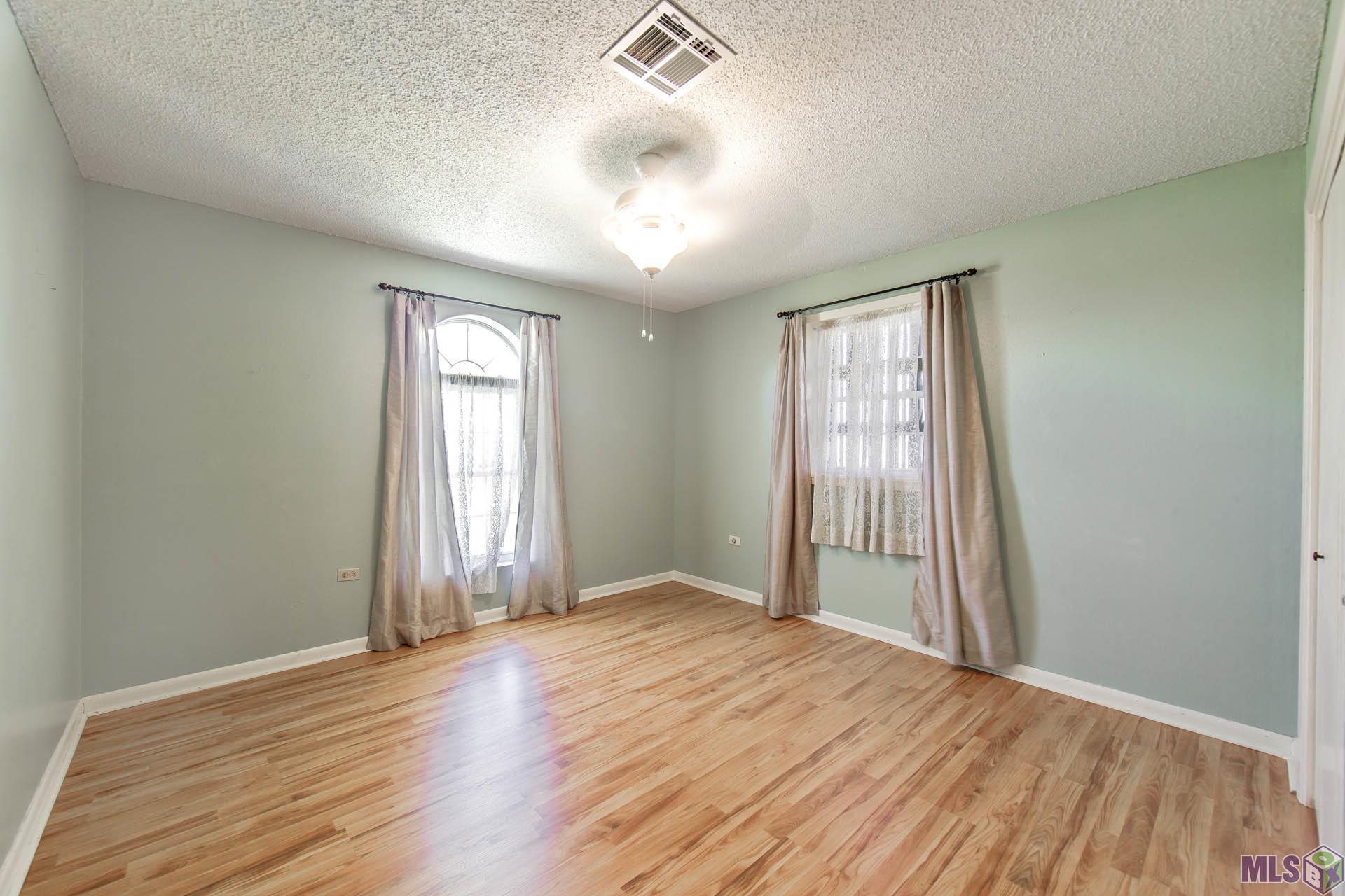 Homes for sale in Thibodaux, LA | 815 Levert Dr, Thibodaux, LA 70301 | MLS# BY2025005165