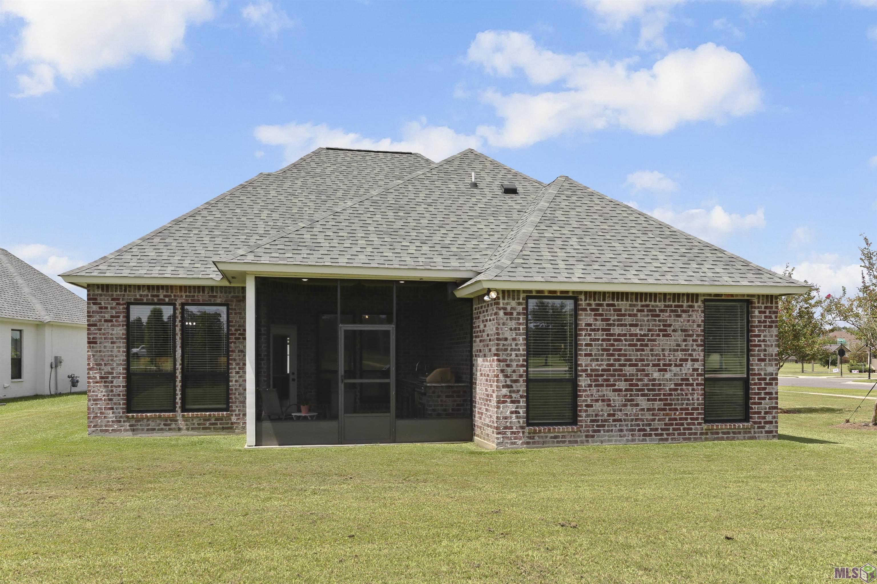 Homes for sale in Darrow, LA | 39561 Hernando De Soto Dr, Darrow, LA 70725 | MLS# BR2025006714