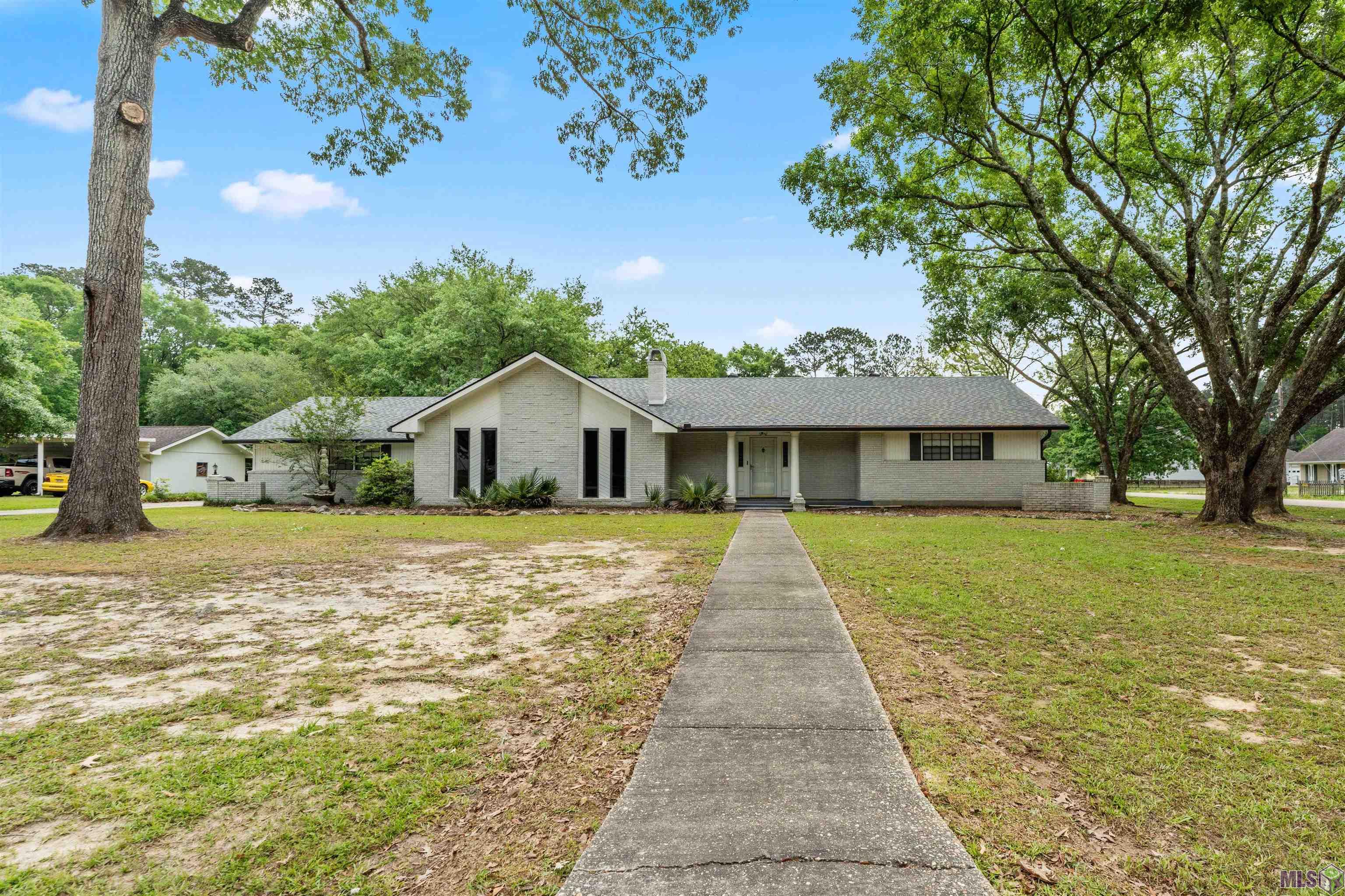 Homes for sale in Denham Springs, LA | 26526 Debra Dr, Denham Springs, LA 70726 | MLS# BR2025007216