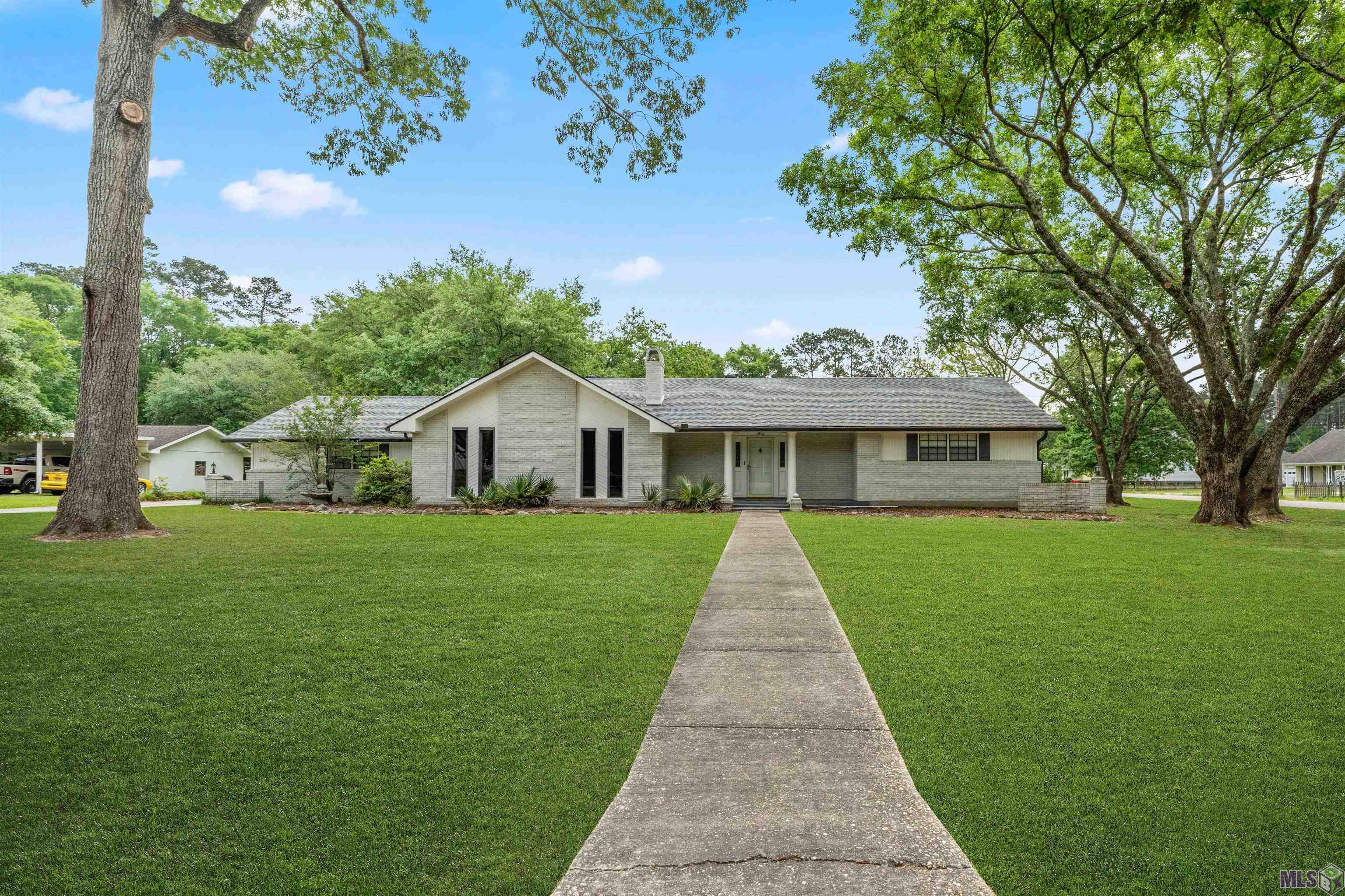 Homes for sale in Denham Springs, LA | 26526 Debra Dr, Denham Springs, LA 70726 | MLS# BR2025007216