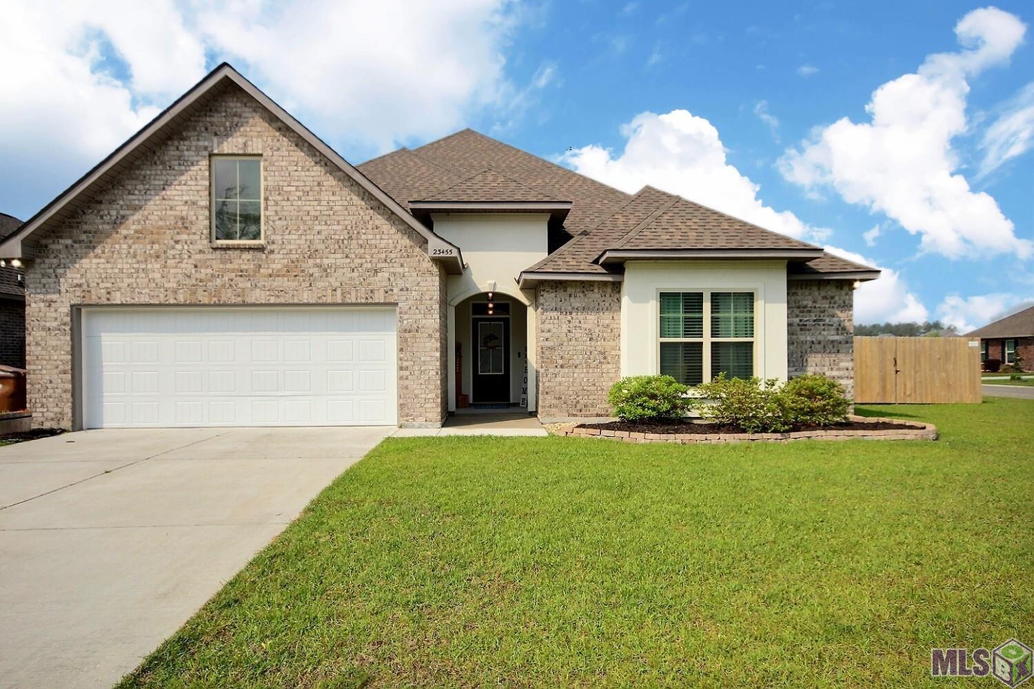 Homes for sale in Denham Springs, LA | 23455 Odette Ave, Denham Springs, LA 70726 | MLS# BR2025007489