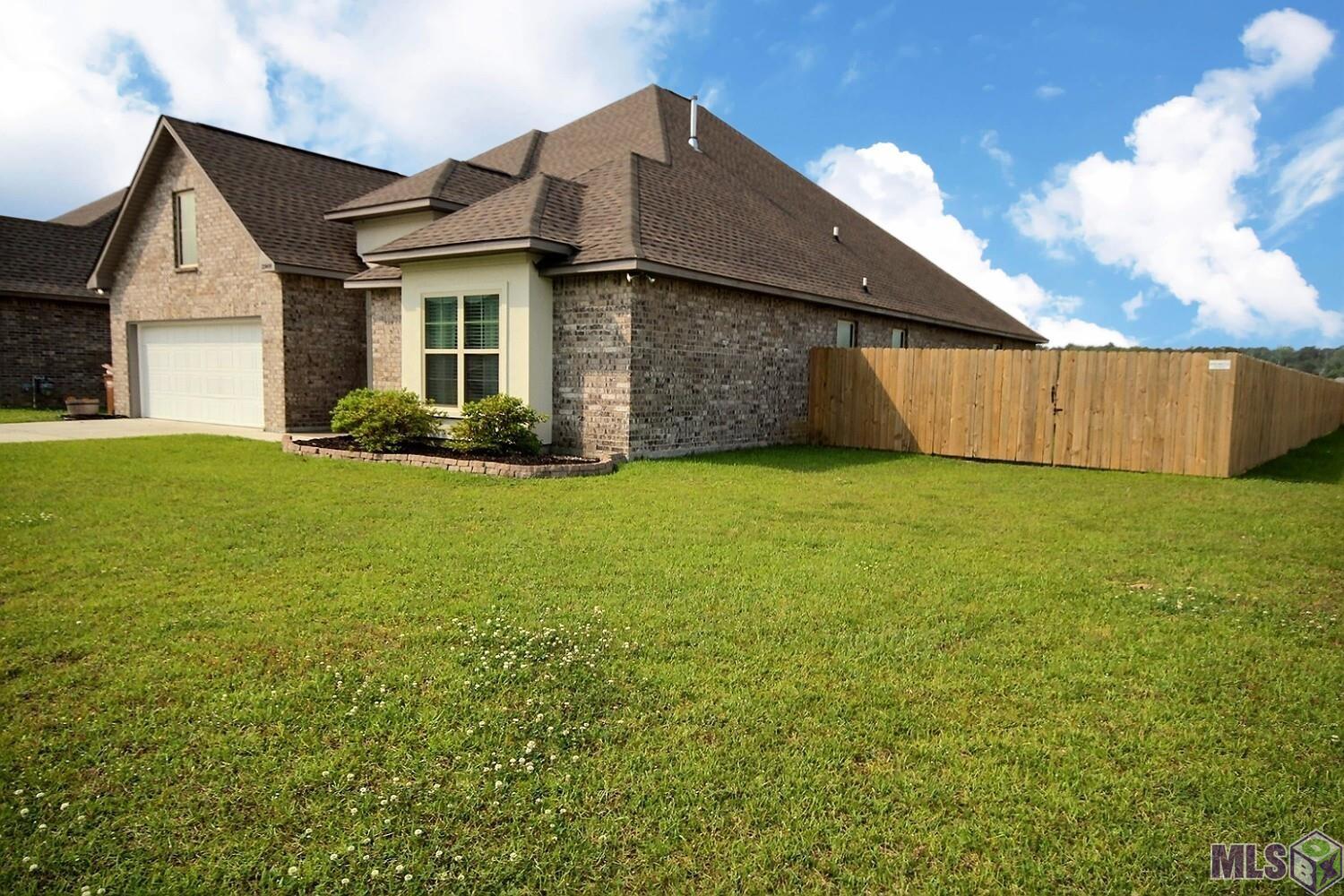 Homes for sale in Denham Springs, LA | 23455 Odette Ave, Denham Springs, LA 70726 | MLS# BR2025007489