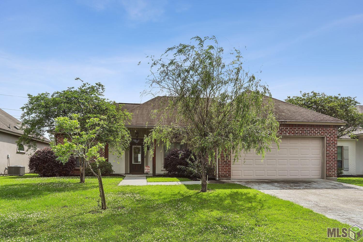 Homes for sale in Denham Springs, LA | 10747 Fenway Ln, Denham Springs, LA 70726 | MLS# BR2025007580