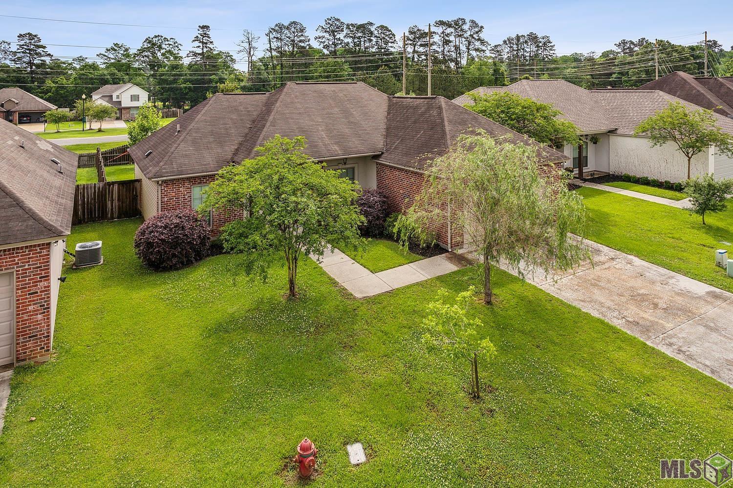 Homes for sale in Denham Springs, LA | 10747 Fenway Ln, Denham Springs, LA 70726 | MLS# BR2025007580