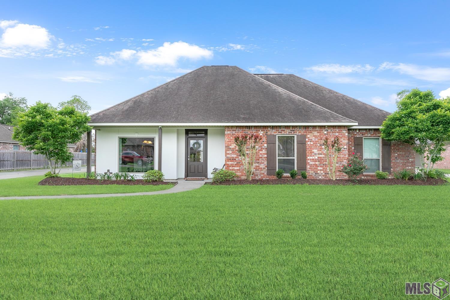 Homes for sale in Denham Springs, LA | 8818 Wyeth Dr, Denham Springs, LA 70706 | MLS# BR2025007656