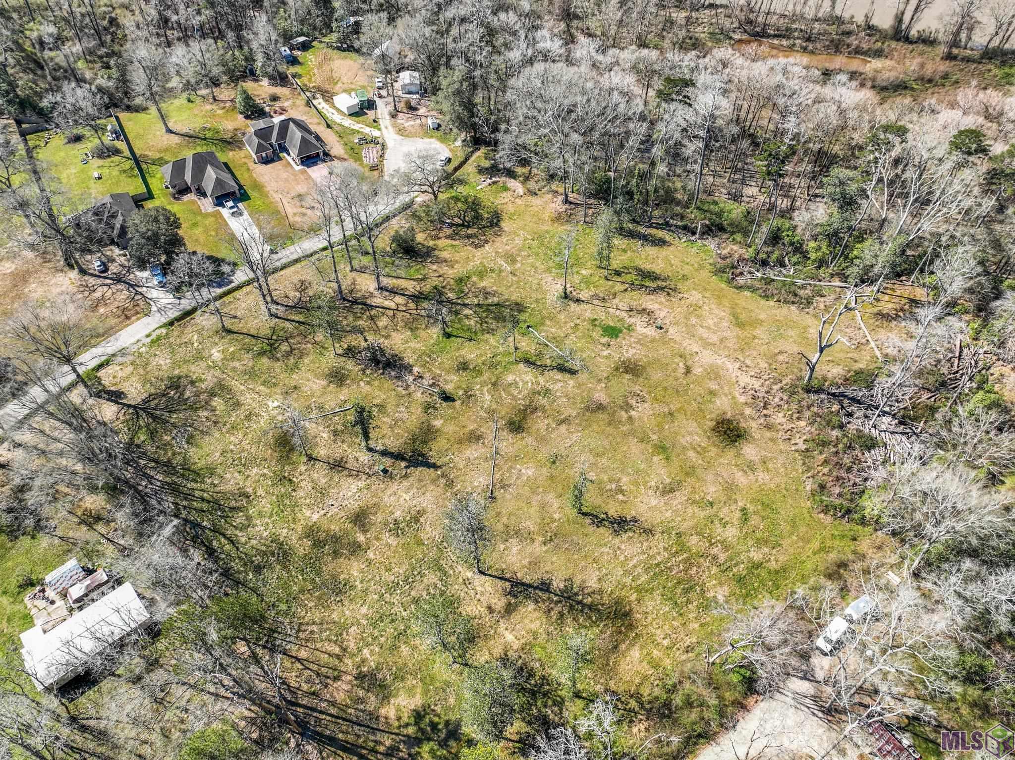 Homes for sale in Denham Springs, LA | 7019 Chandler Bluff Rd, Denham Springs, LA 70706 | MLS# BR2025007657