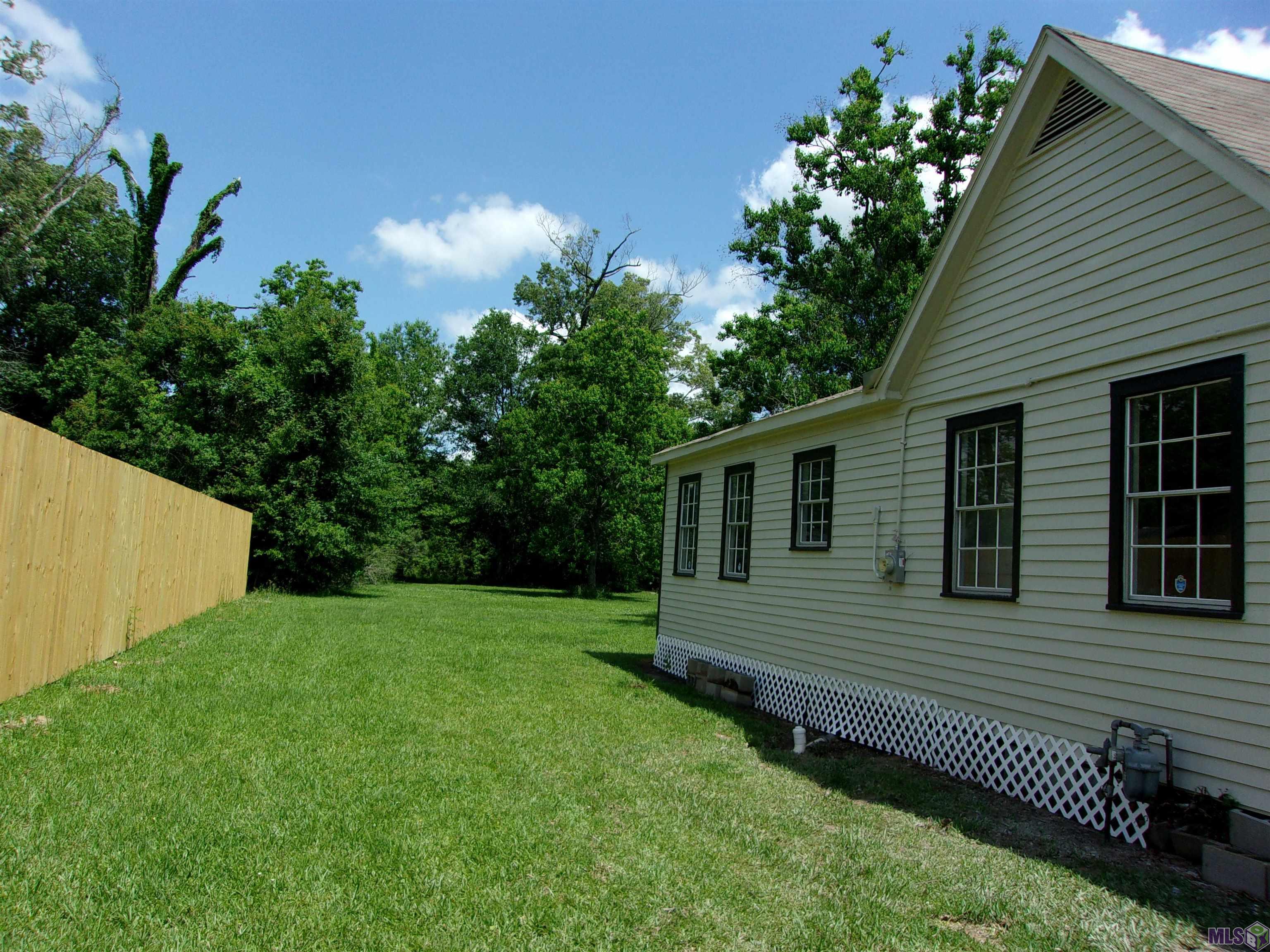 Homes for sale in Baton Rouge, LA | 4633 Clark St, Baton Rouge, LA 70811 | MLS# BR2025007882