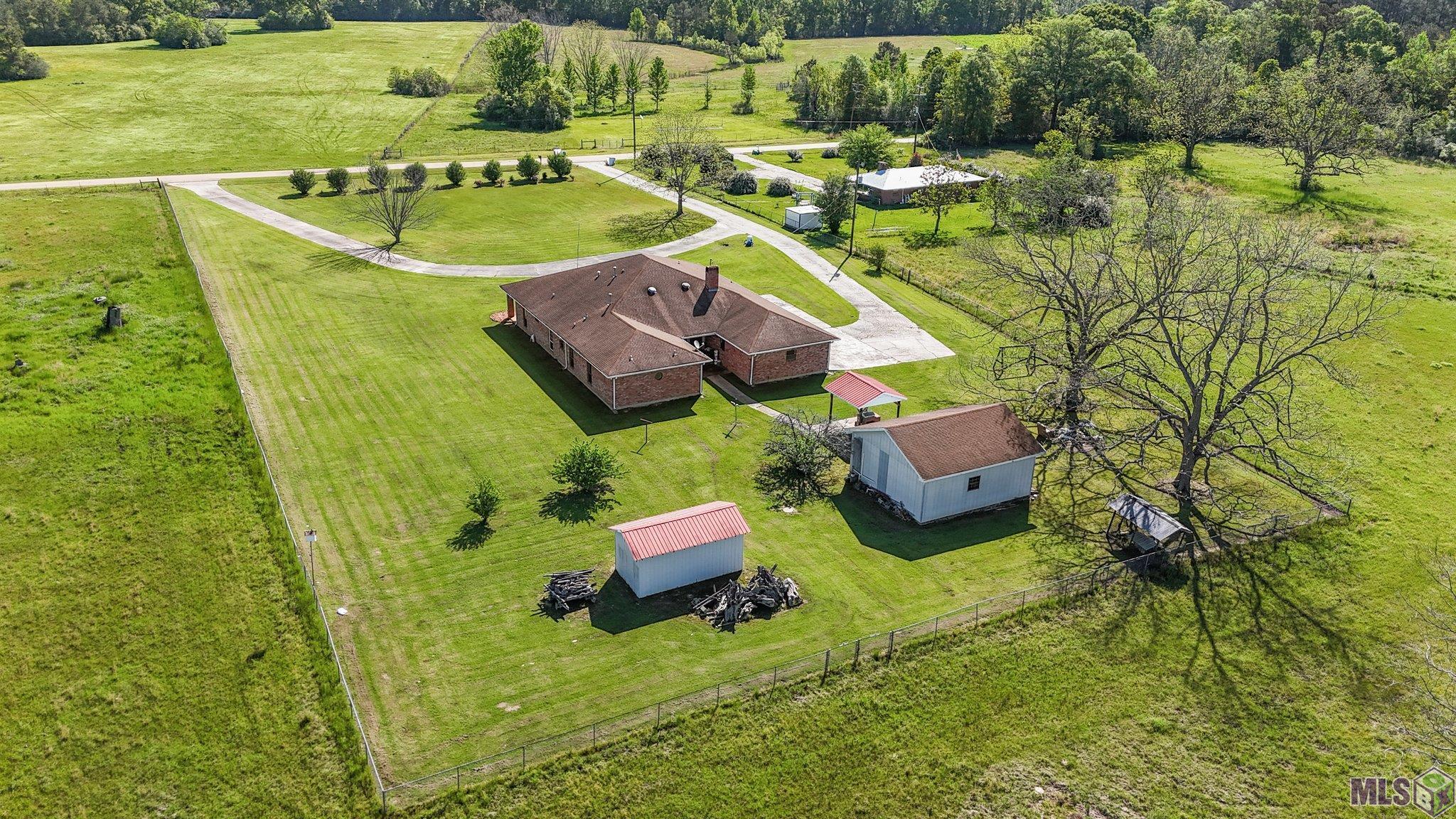 Homes for sale in Greensburg, LA | 1595 Pumping Station Road, Greensburg, LA 70441 | MLS# BR2025007914