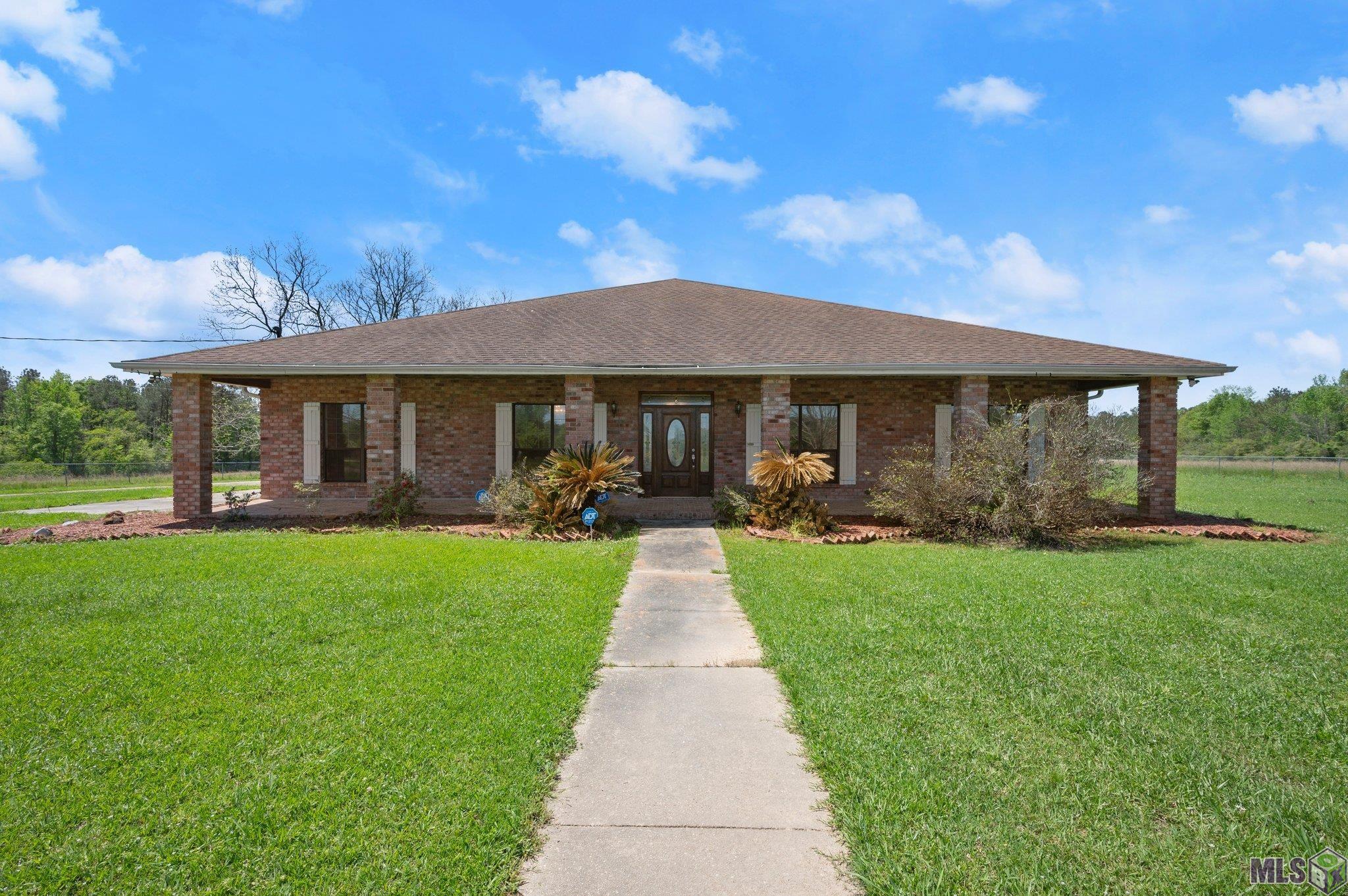 Homes for sale in Greensburg, LA | 1595 Pumping Station Road, Greensburg, LA 70441 | MLS# BR2025007914