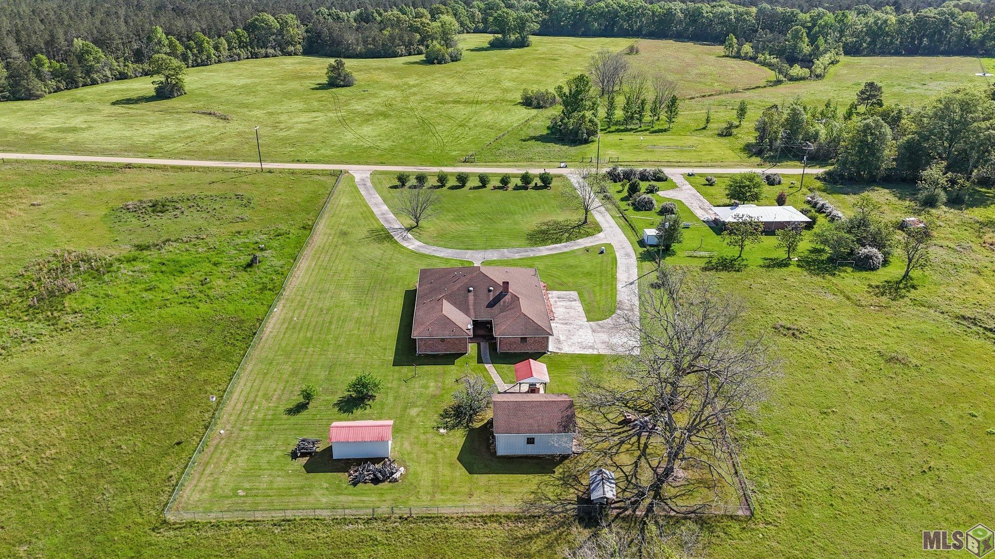 Homes for sale in Greensburg, LA | 1595 Pumping Station Road, Greensburg, LA 70441 | MLS# BR2025007914