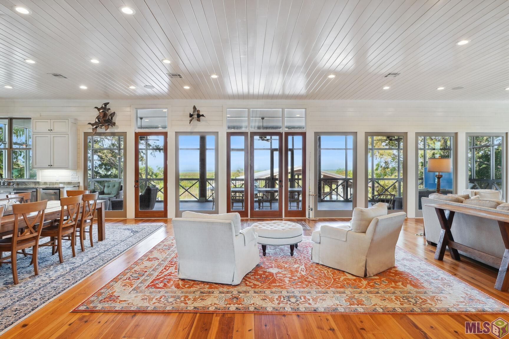 Homes for sale in Barataria, LA | 5318 Privateer Boulevard, Barataria, LA 70036 | MLS# BY2025008048