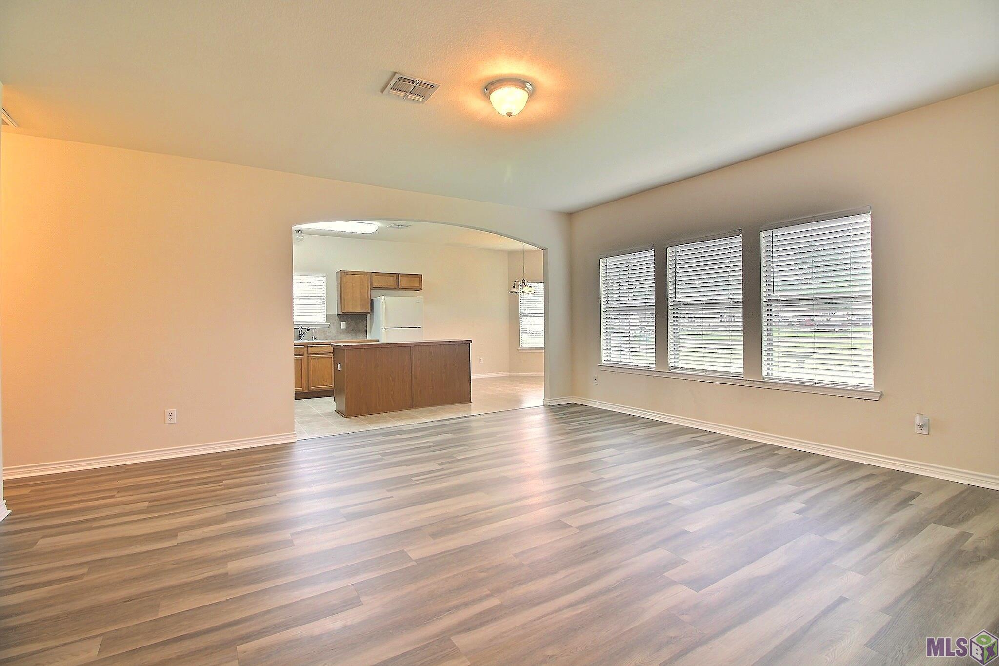 Homes for sale in Denham Springs, LA | 13088 Catahoula Dr, Denham Springs, LA 70726 | MLS# BR2025008426