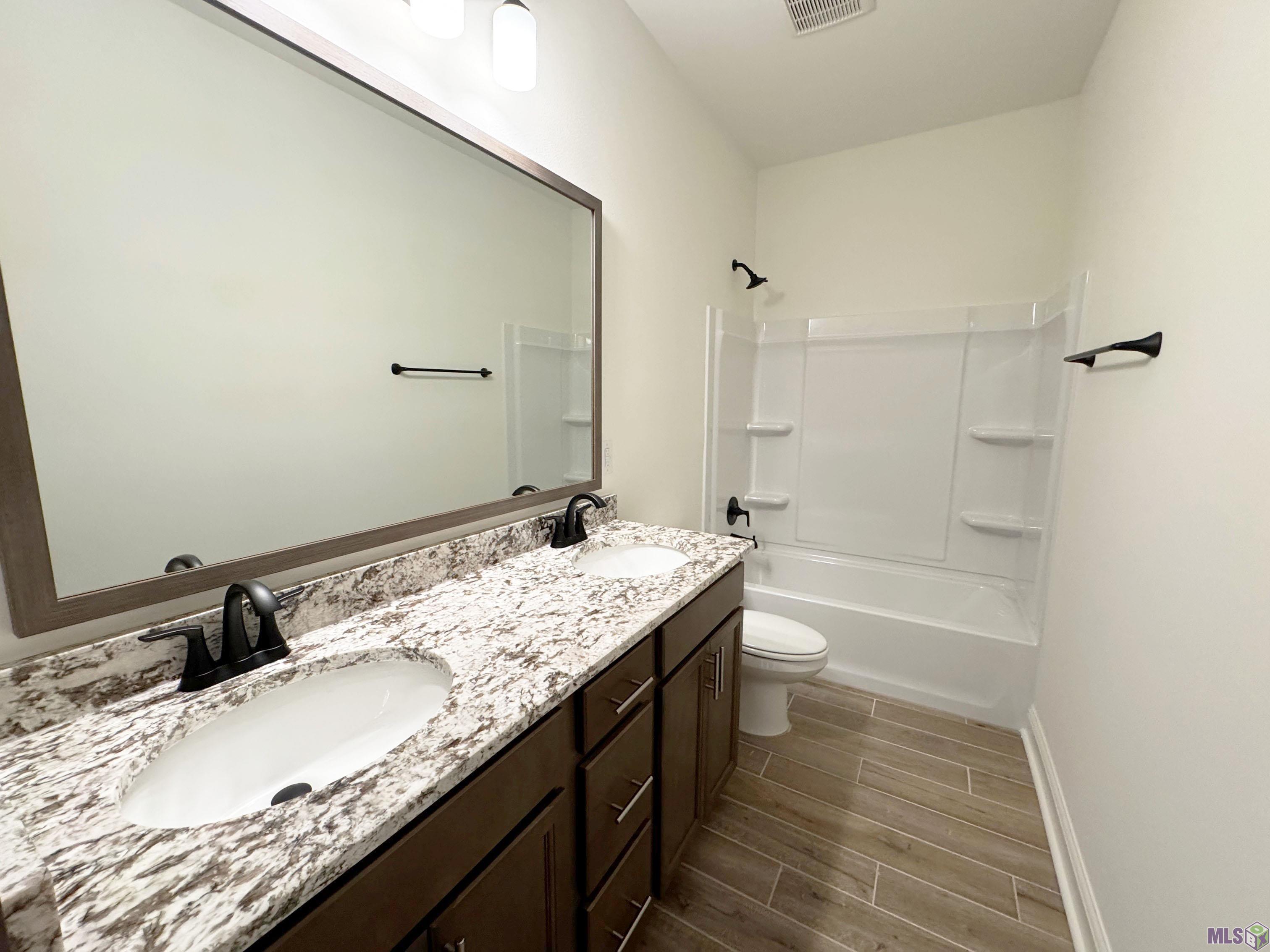 Homes for sale in Denham Springs, LA | 25705 Tarver Dr, Denham Springs, LA 70726 | MLS# BR2025008466