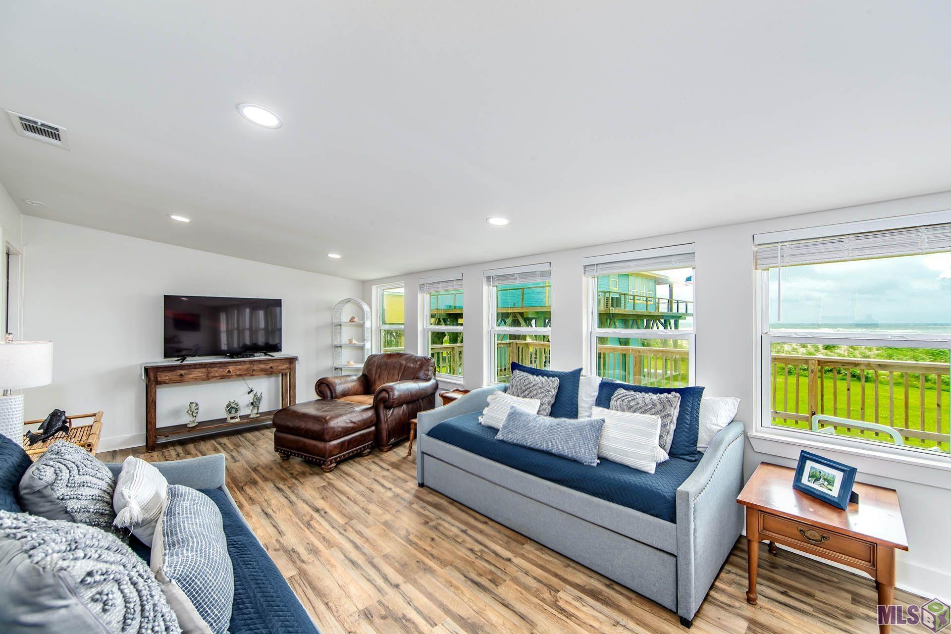 Homes for sale in Grand Isle, LA | 2992 Hwy 1, Grand Isle, LA 70358 | MLS# BY2025008706