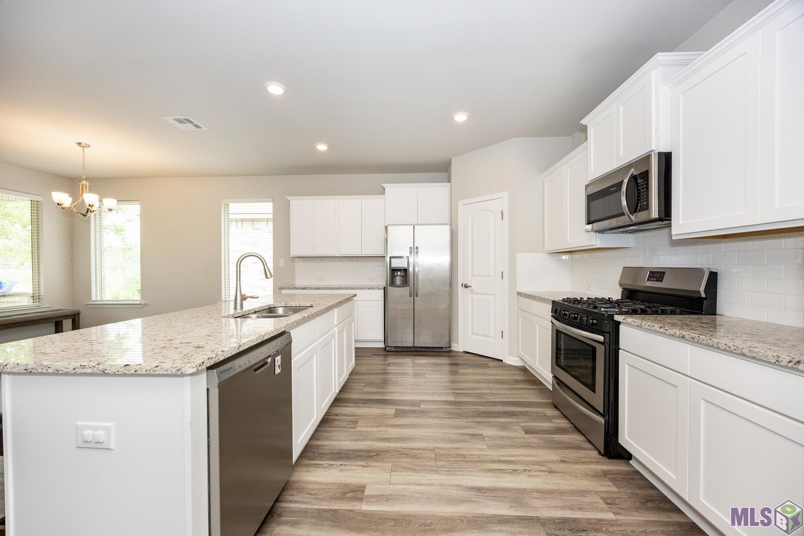 Homes for sale in Zachary, LA | 21332 Wood Glen Ave, Zachary, LA 70791 | MLS# BR2025008800