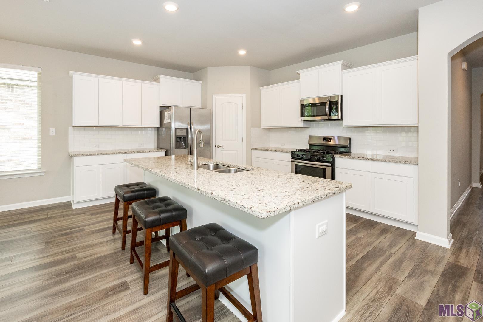 Homes for sale in Zachary, LA | 21332 Wood Glen Ave, Zachary, LA 70791 | MLS# BR2025008800