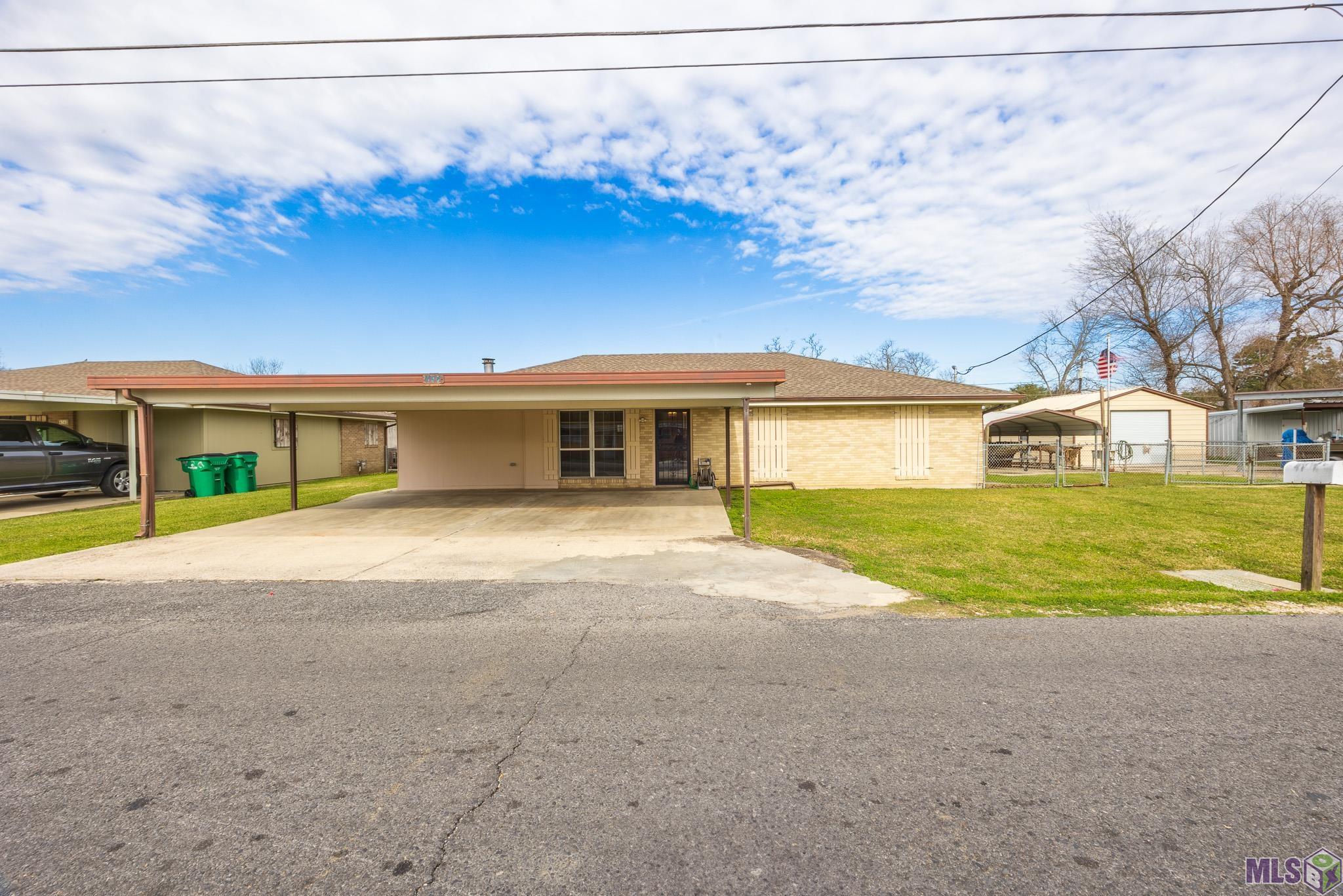 Homes for sale in Raceland, LA | 430 St Louis St, Raceland, LA 70394 | MLS# BY2025008813