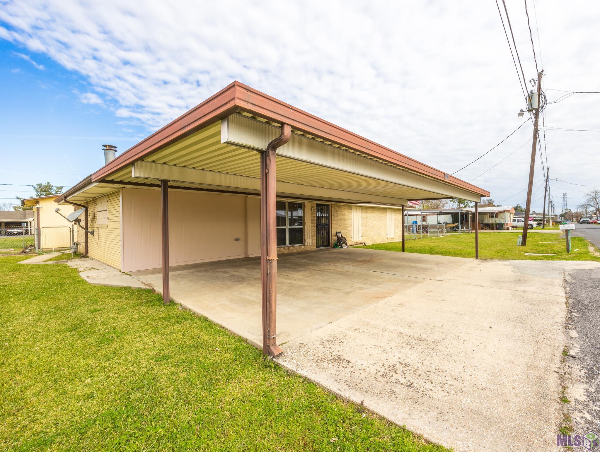 Homes for sale in Raceland, LA | 430 St Louis St, Raceland, LA 70394 | MLS# BY2025008813