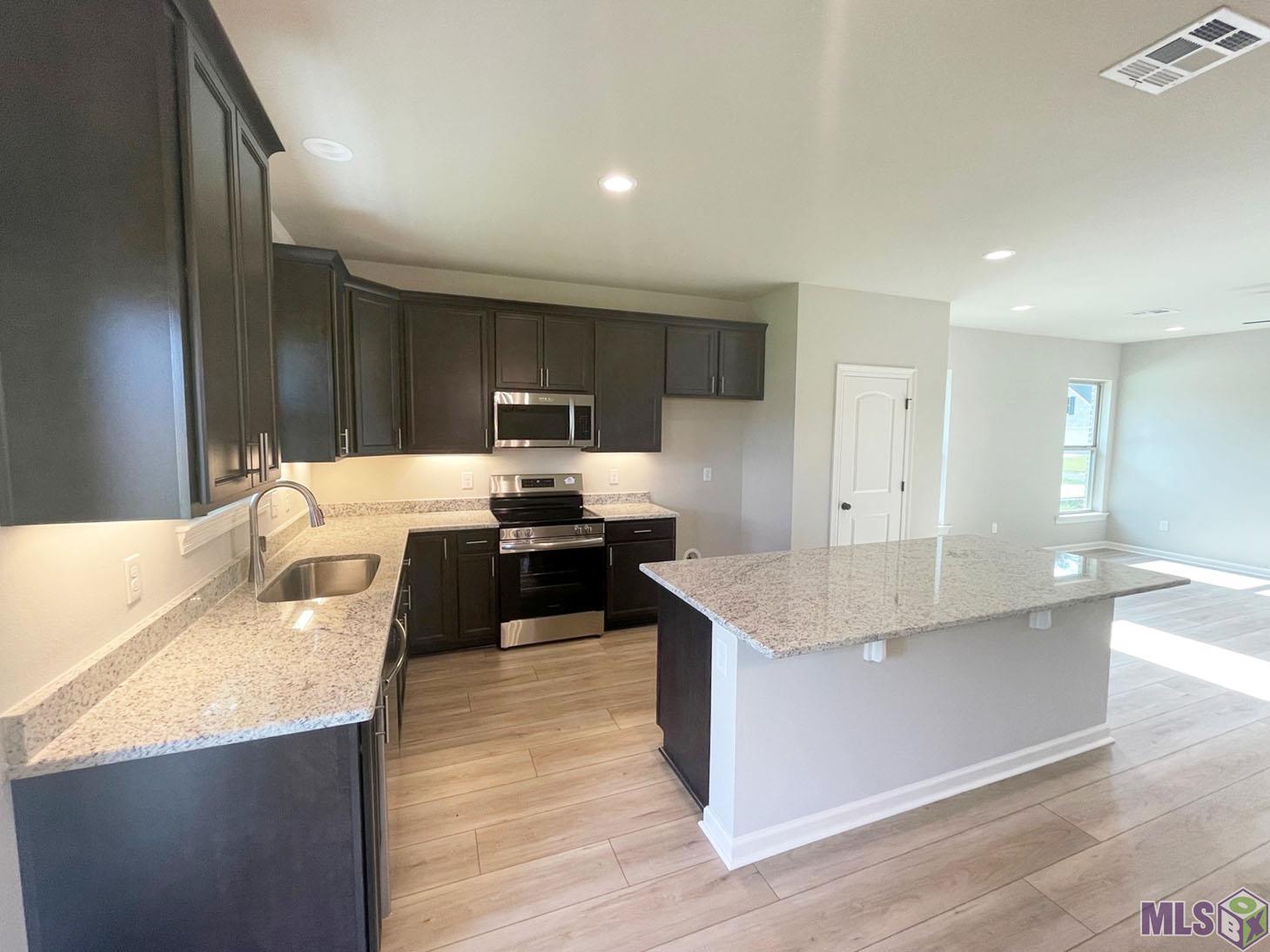 Homes for sale in Denham Springs, LA | 11542 Juban Parc Ave, Denham Springs, LA 70726 | MLS# BR2025009246