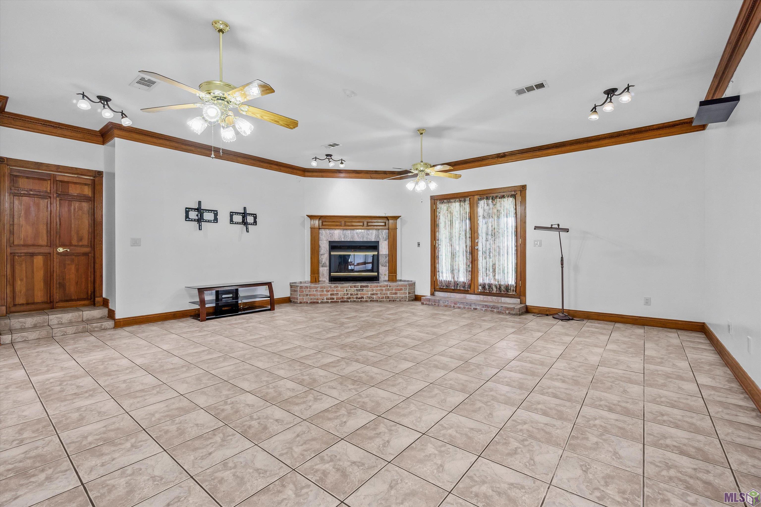 Homes for sale in Gonzales, LA | 6168 Brewerton Rd, Gonzales, LA 70737 | MLS# BR2025009848