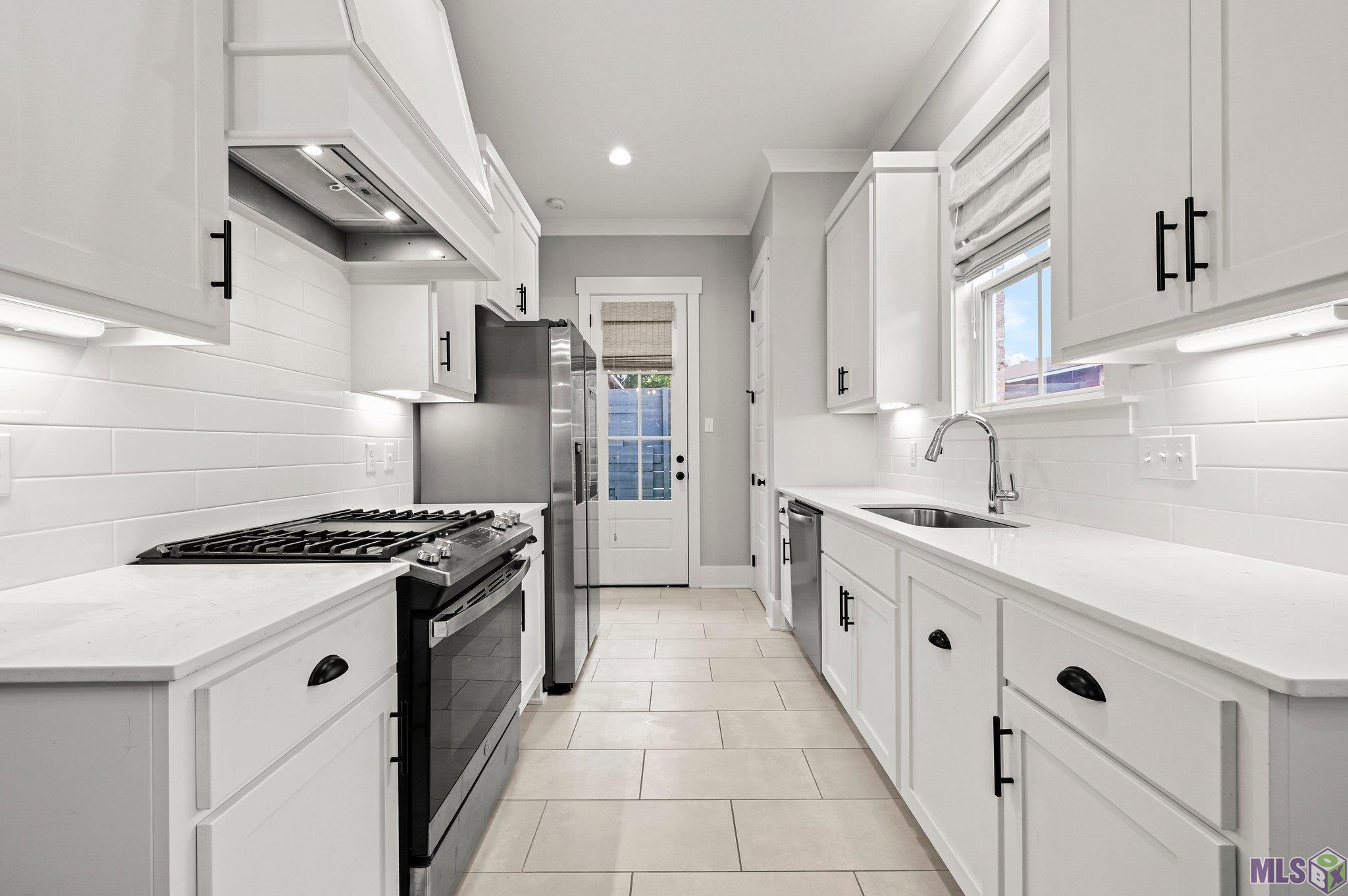 Homes for sale in Baton Rouge, LA | 306 Saint Thomas Ln, Baton Rouge, LA 70806 | MLS# BR2025009908