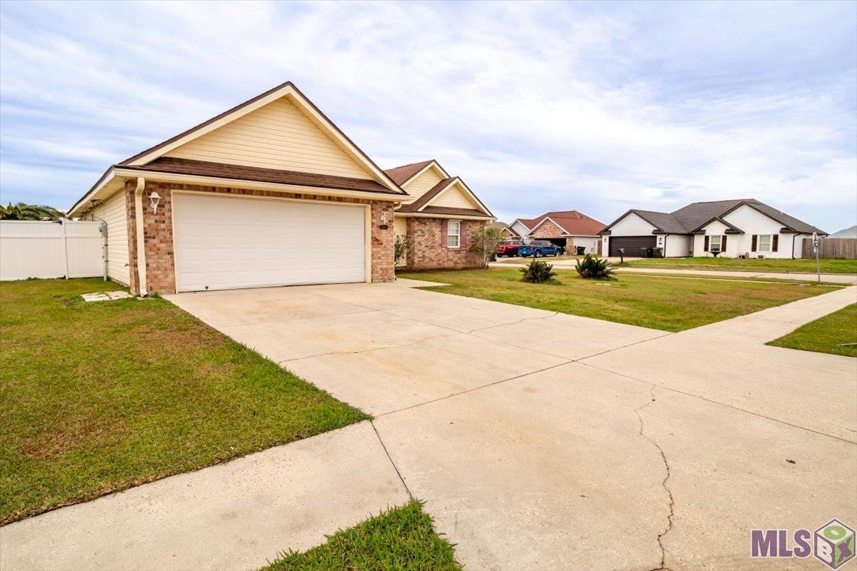 Homes for sale in Houma, LA | 304 Dawes Street, Houma, LA 70363 | MLS# BY2025010486