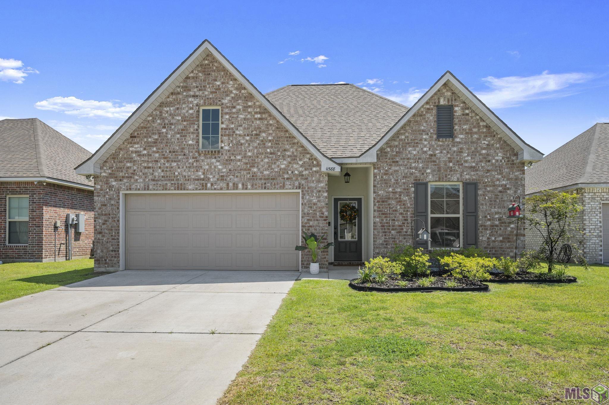 Homes for sale in Denham Springs, LA | 11588 Regal St, Denham Springs, LA 70726 | MLS# BR2025010860