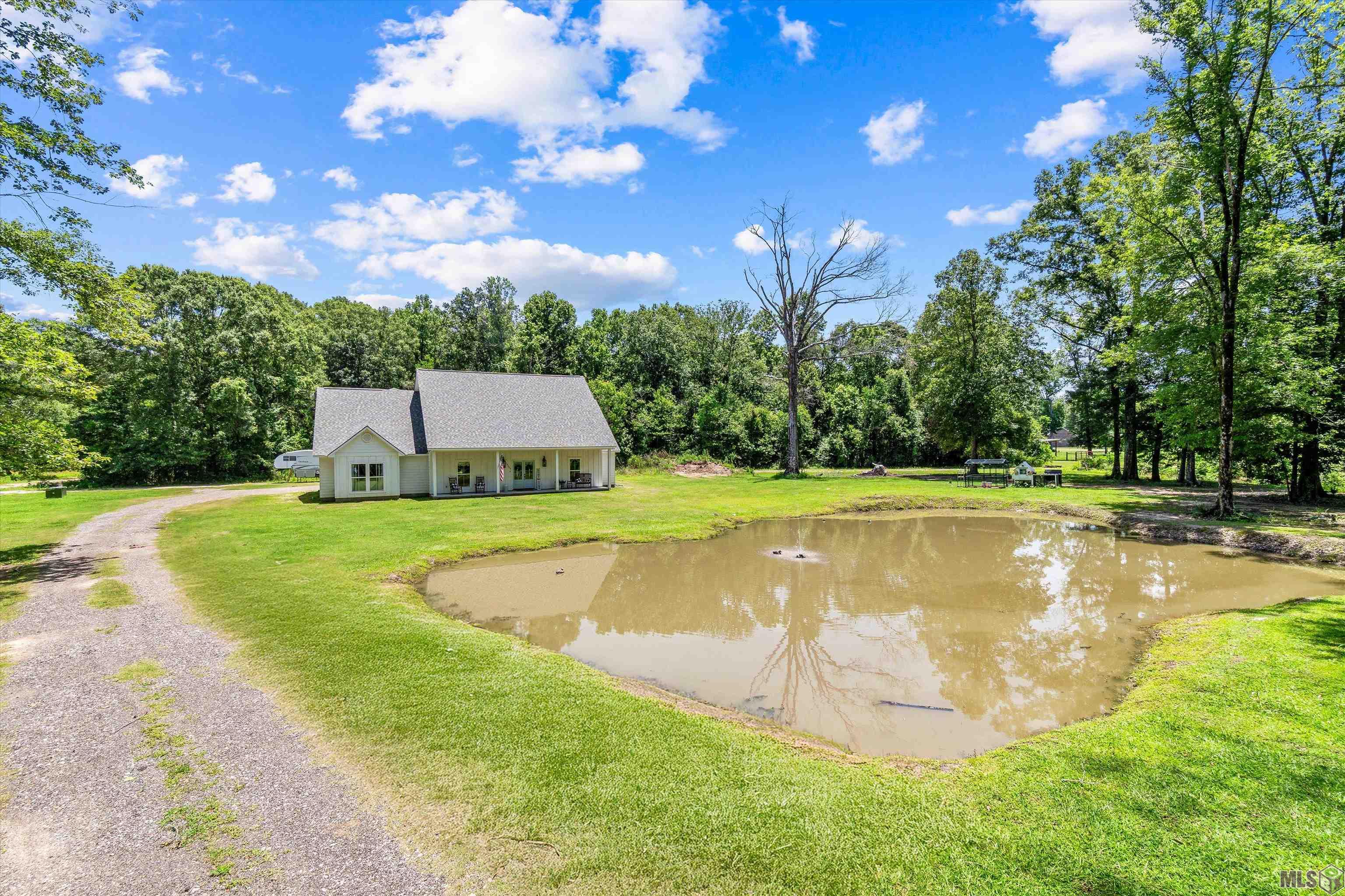 Homes for sale in Zachary, LA | 16564 Old Settlement Rd, Zachary, LA 70791 | MLS# BR2025011075