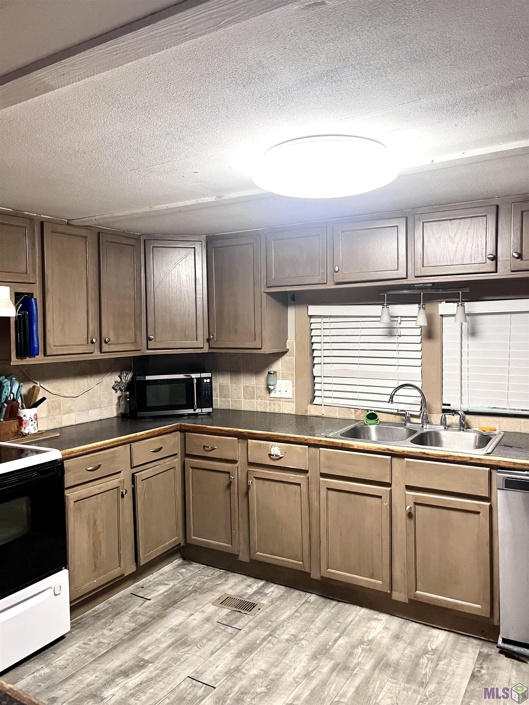 Homes for sale in Denham Springs, LA | 24851 Heritage Dr, Denham Springs, LA 70726 | MLS# BR2025011144