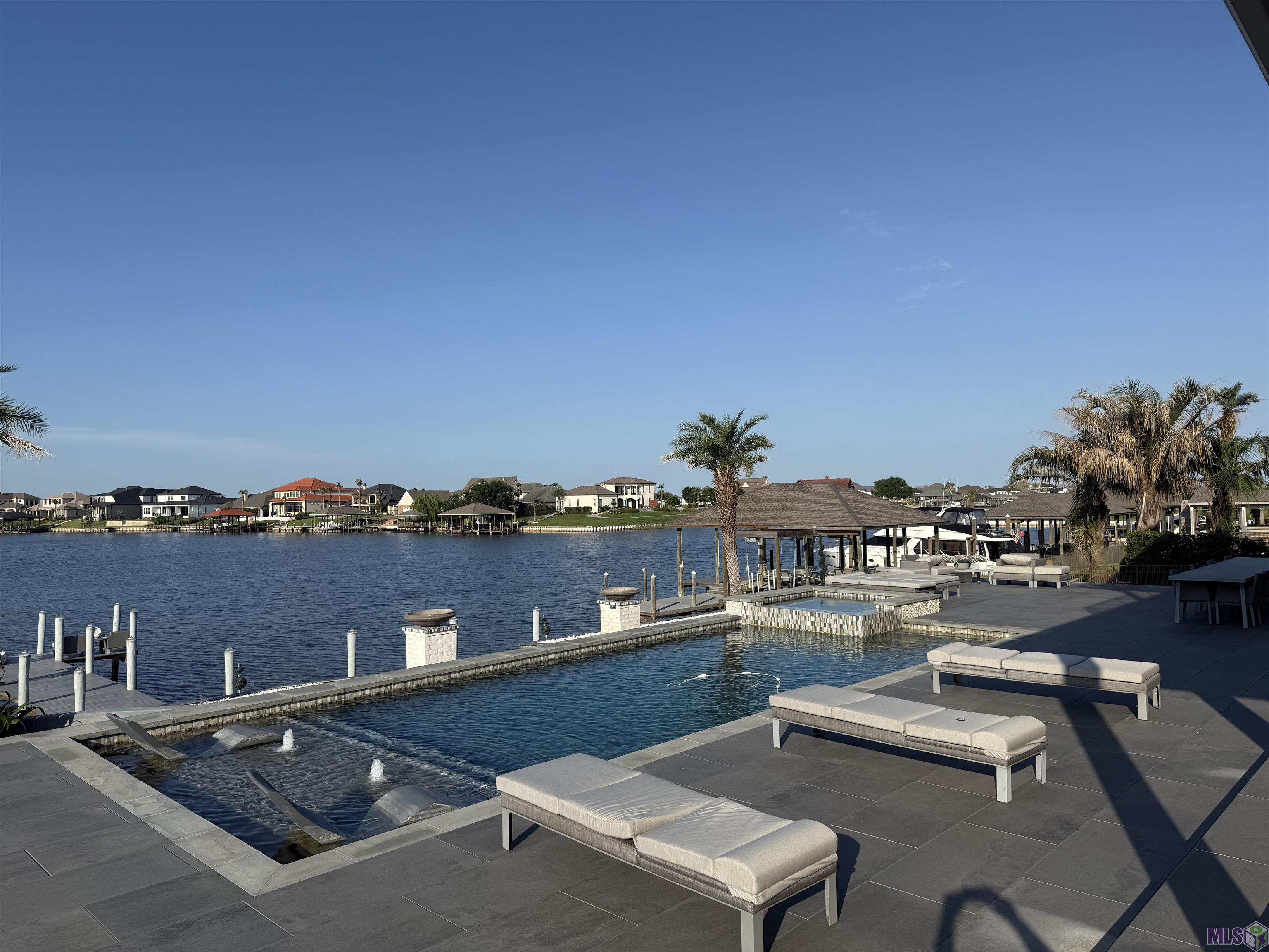 Homes for sale in Slidell, LA | 979 Lakeshore Blvd, Slidell, LA 70461 | MLS# BR2025011278