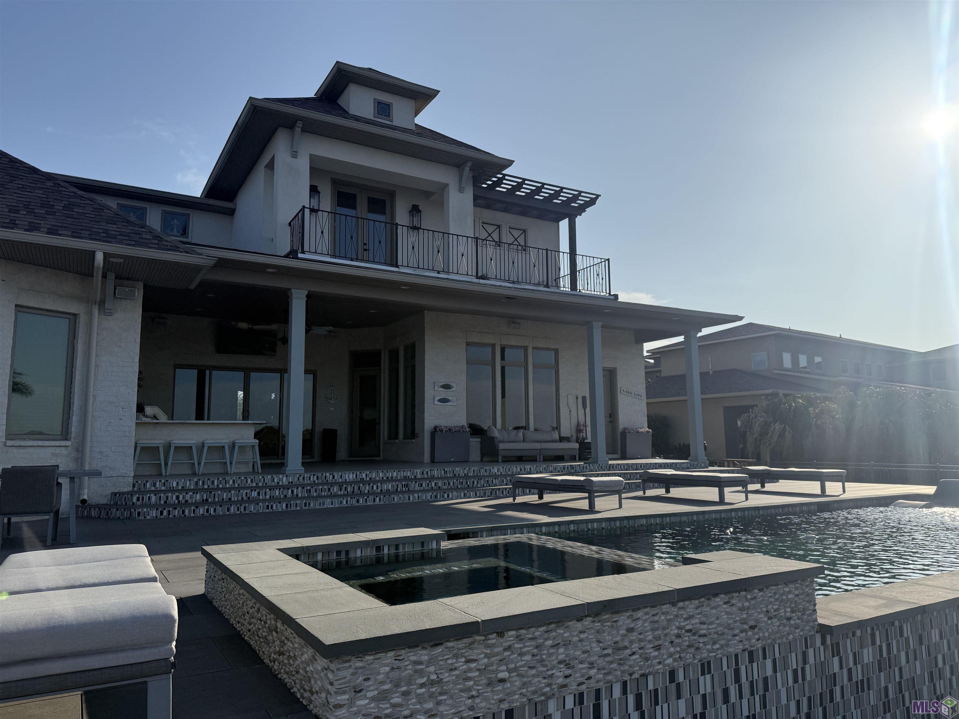 Homes for sale in Slidell, LA | 979 Lakeshore Blvd, Slidell, LA 70461 | MLS# BR2025011278