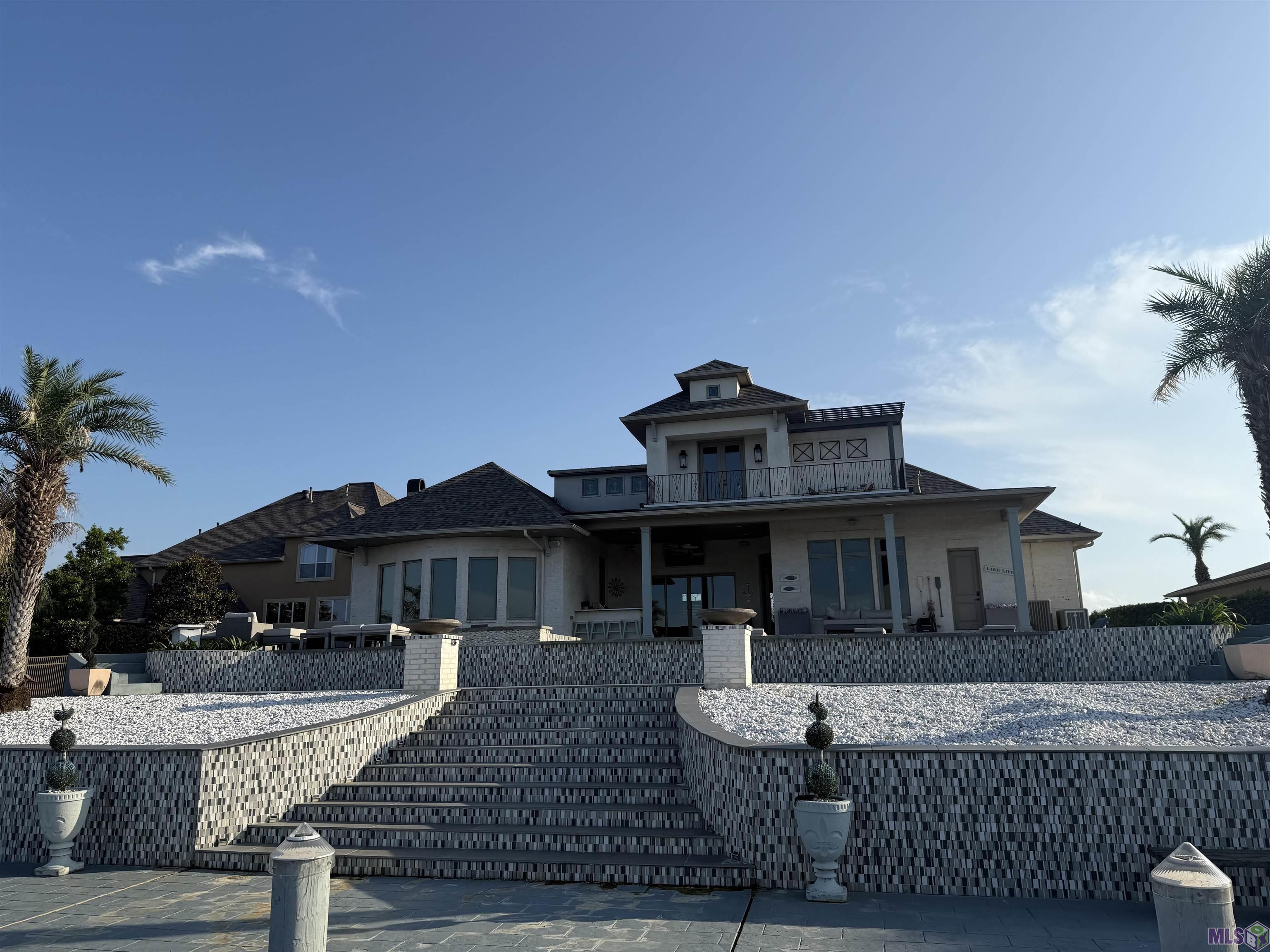 Homes for sale in Slidell, LA | 979 Lakeshore Blvd, Slidell, LA 70461 | MLS# BR2025011278