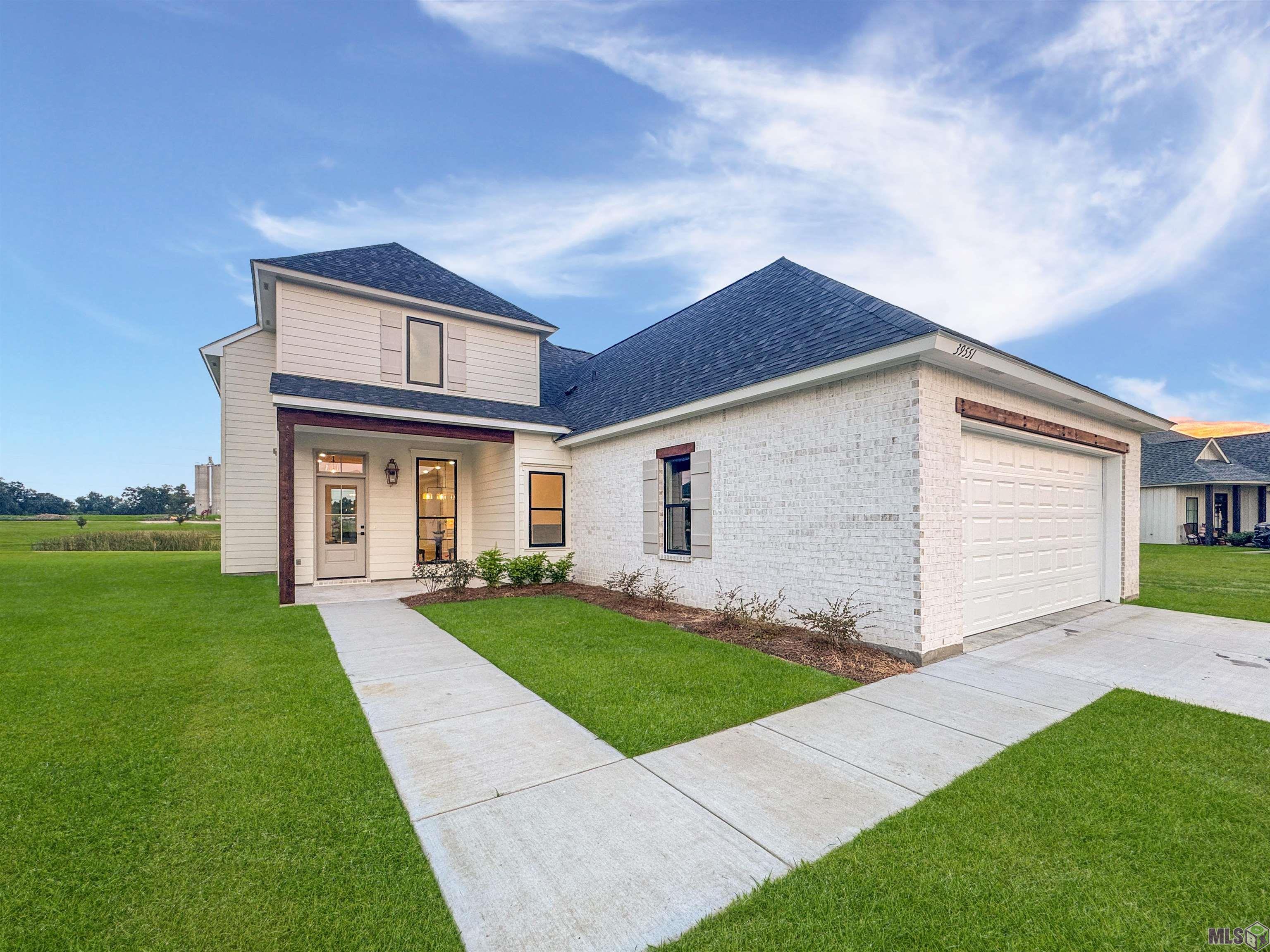 Homes for sale in Darrow, LA | 39551 Hernando De Soto Dr, Darrow, LA 70725 | MLS# BR2025011346