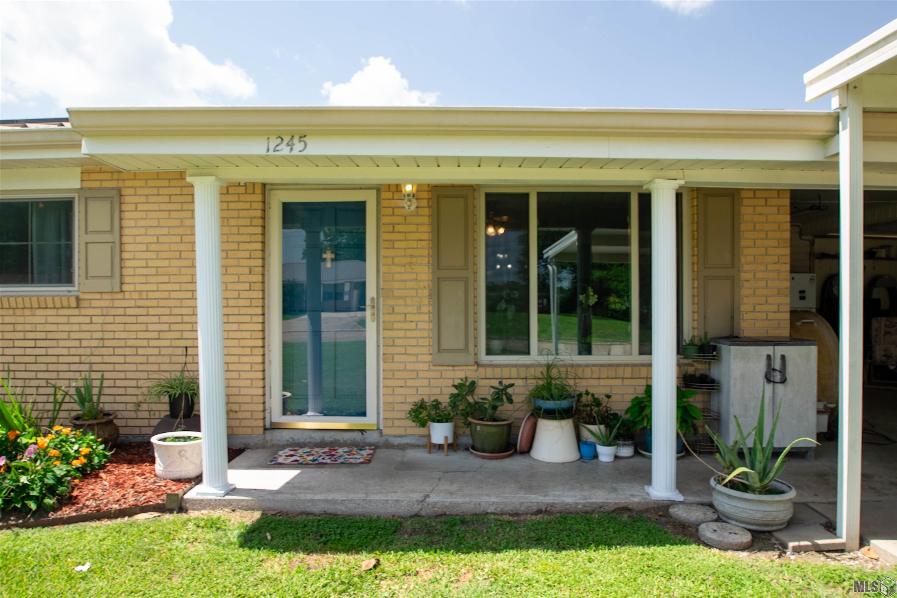 Homes for sale in Bayou Vista, LA | 1245 Columbus Ave, Bayou Vista, LA 70380 | MLS# BY2025011590