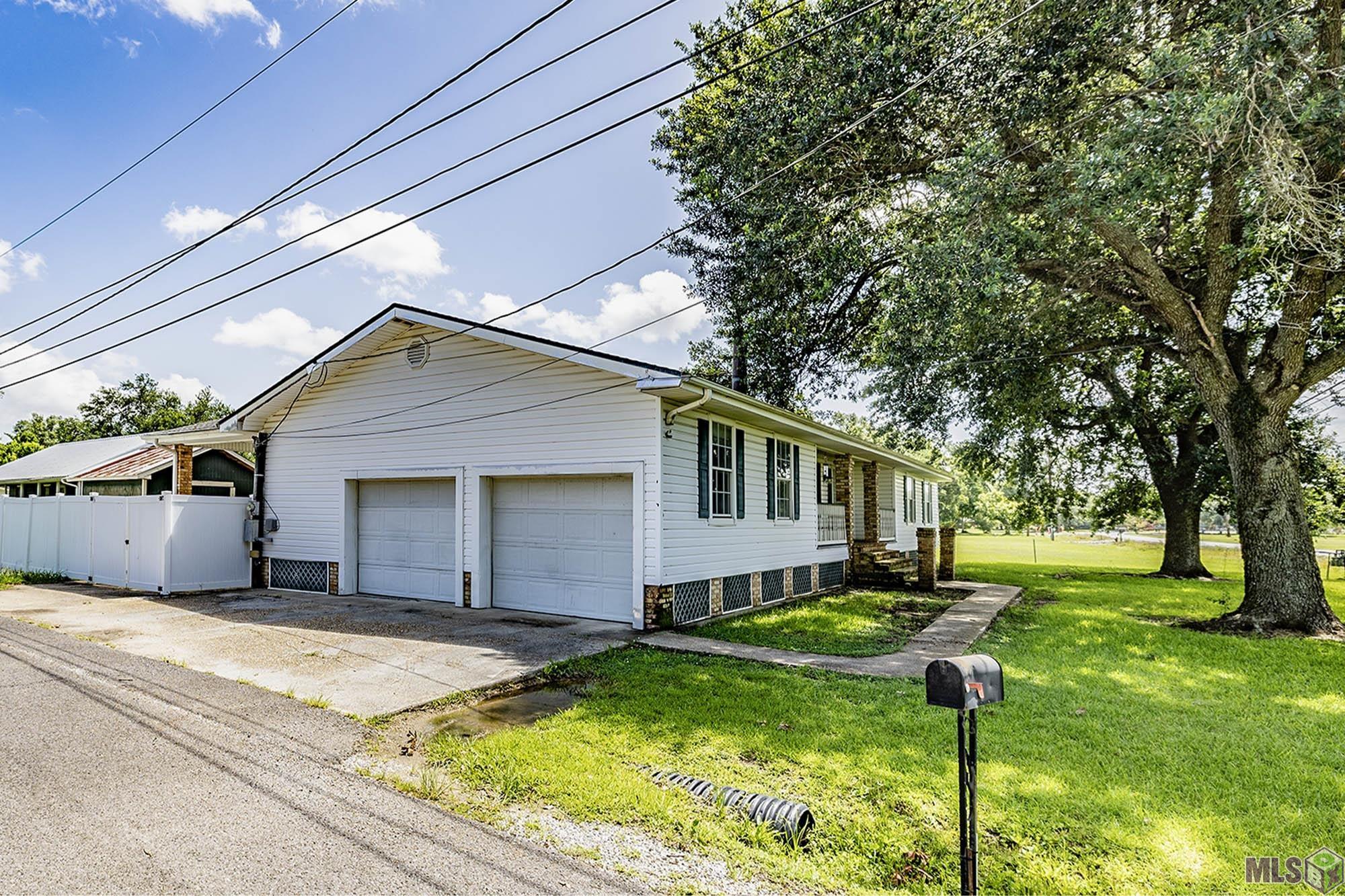 Homes for sale in Thibodaux, LA | 100 Farmer Lane, Thibodaux, LA 70301 | MLS# BY2025011737