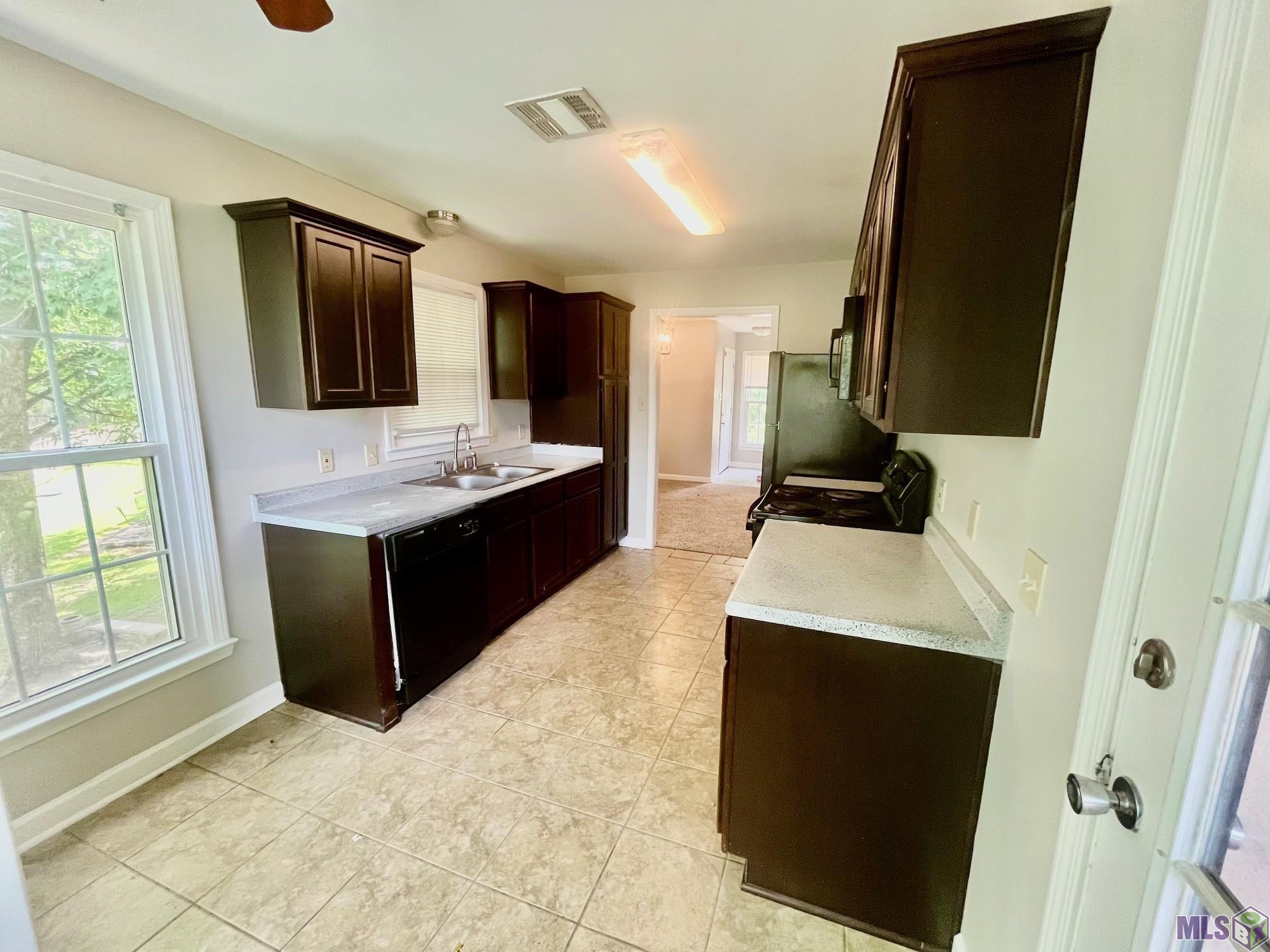 Homes for sale in Baton Rouge, LA | 7824 Jefferson Pl Blvd #14-C, Baton Rouge, LA 70809 | MLS# BR2025011869