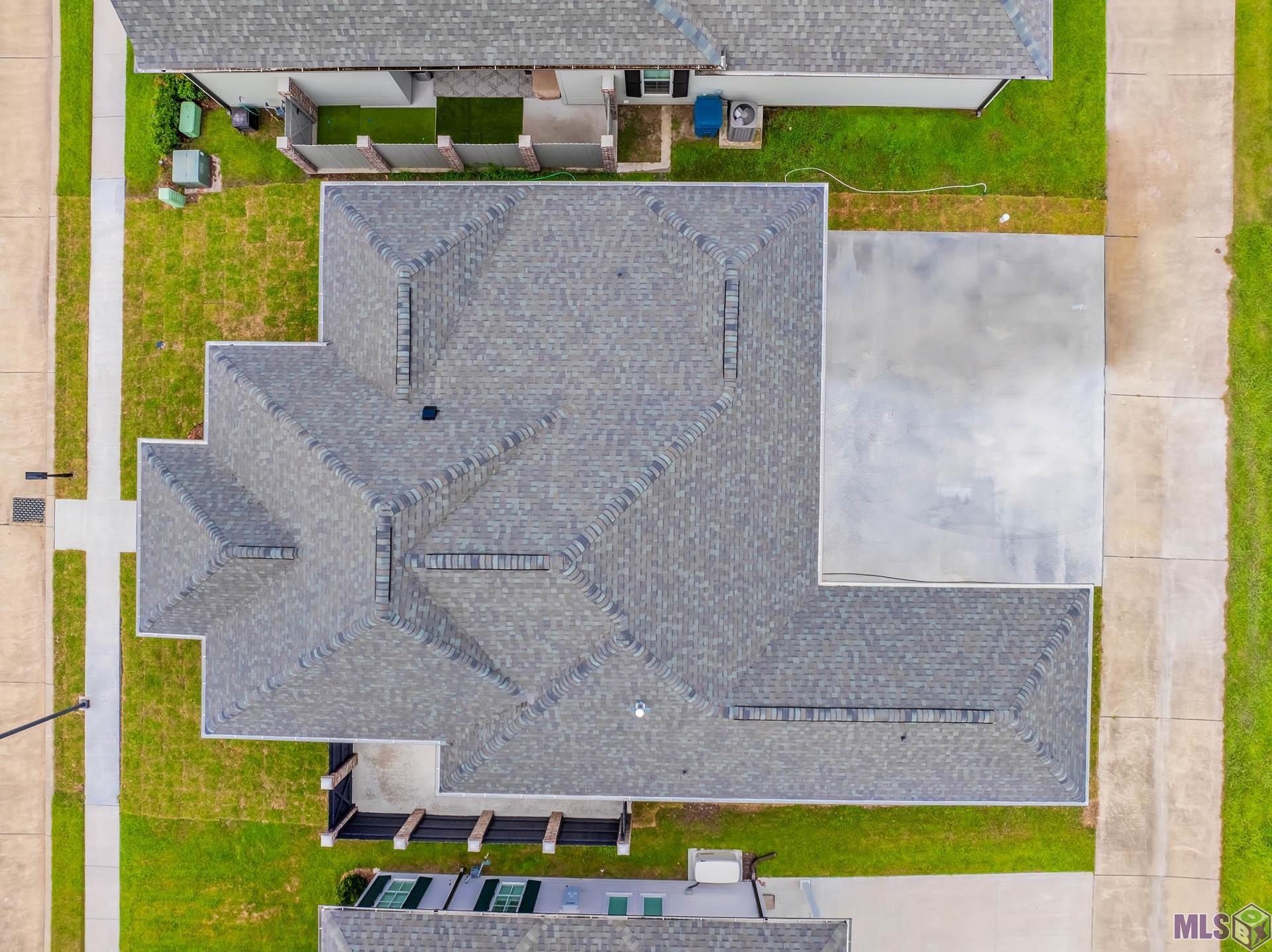 Homes for sale in Thibodaux, LA | 105 Rienzi Commons Dr, Thibodaux, LA 70301 | MLS# BY2025011995