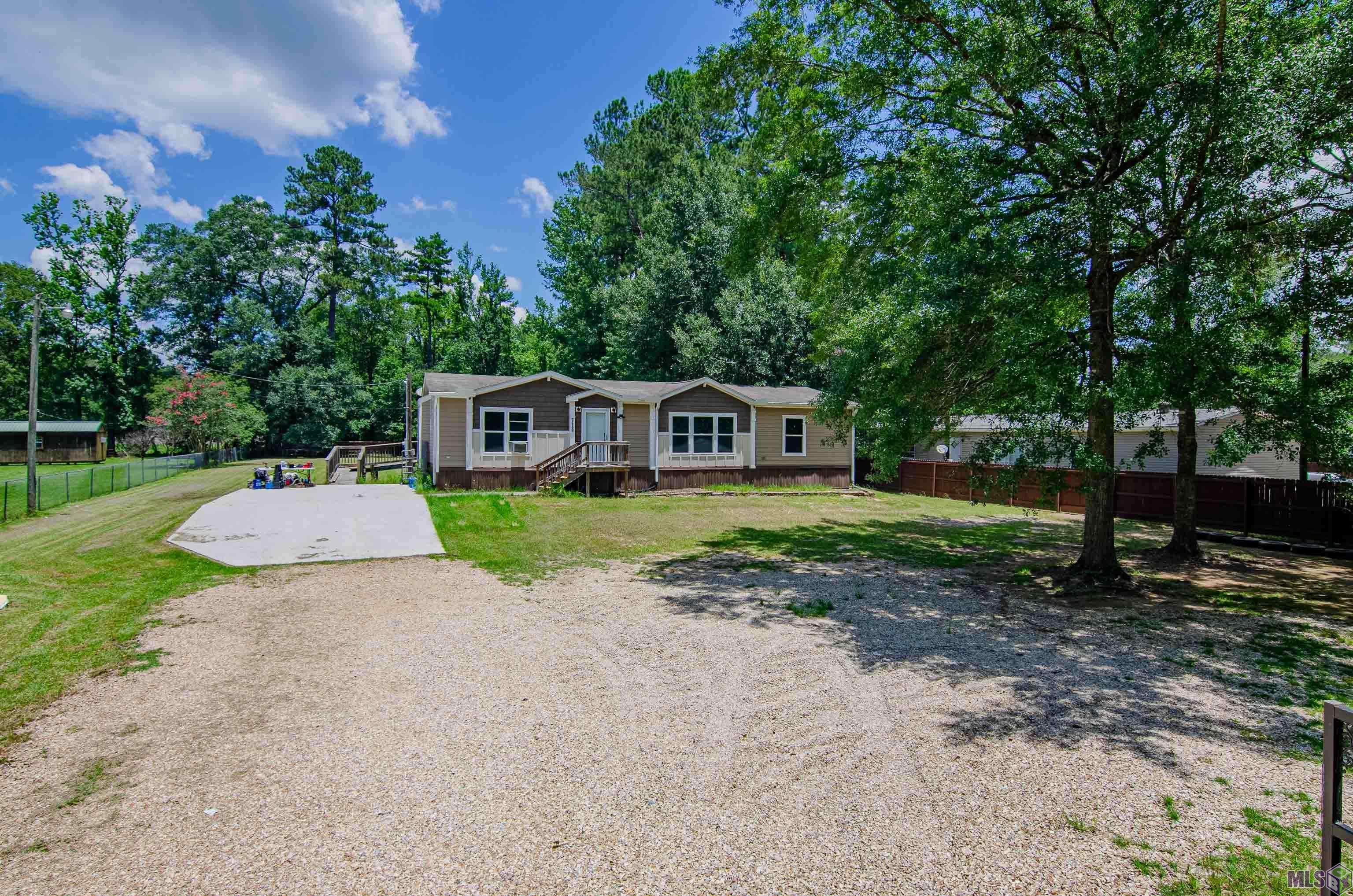 Homes for sale in Denham Springs, LA | 7633 Pine Bluff Rd, Denham Springs, LA 70726 | MLS# BR2025012228