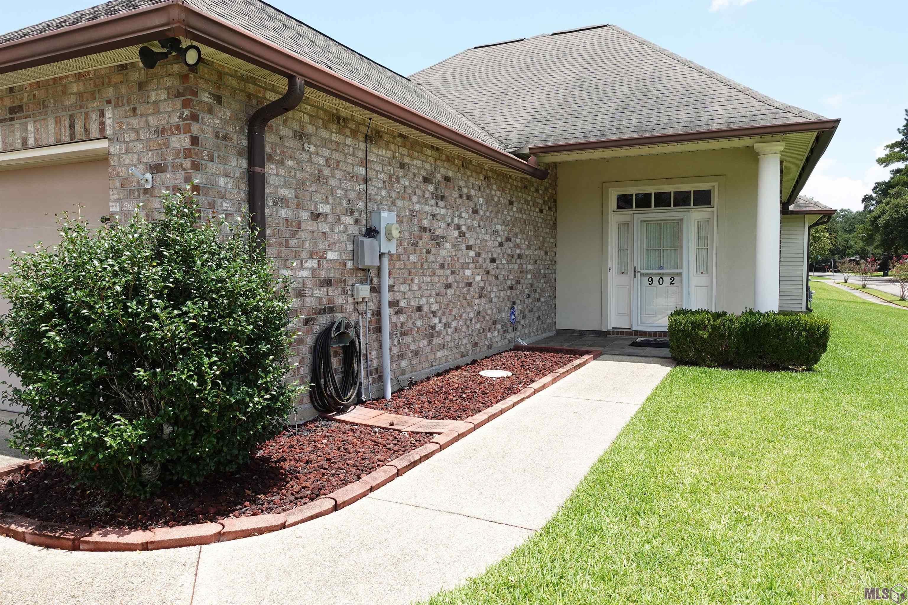 Homes for sale in St. George, LA | 902 Woodhue Dr, St. George, LA 70810 | MLS# BR2025012869