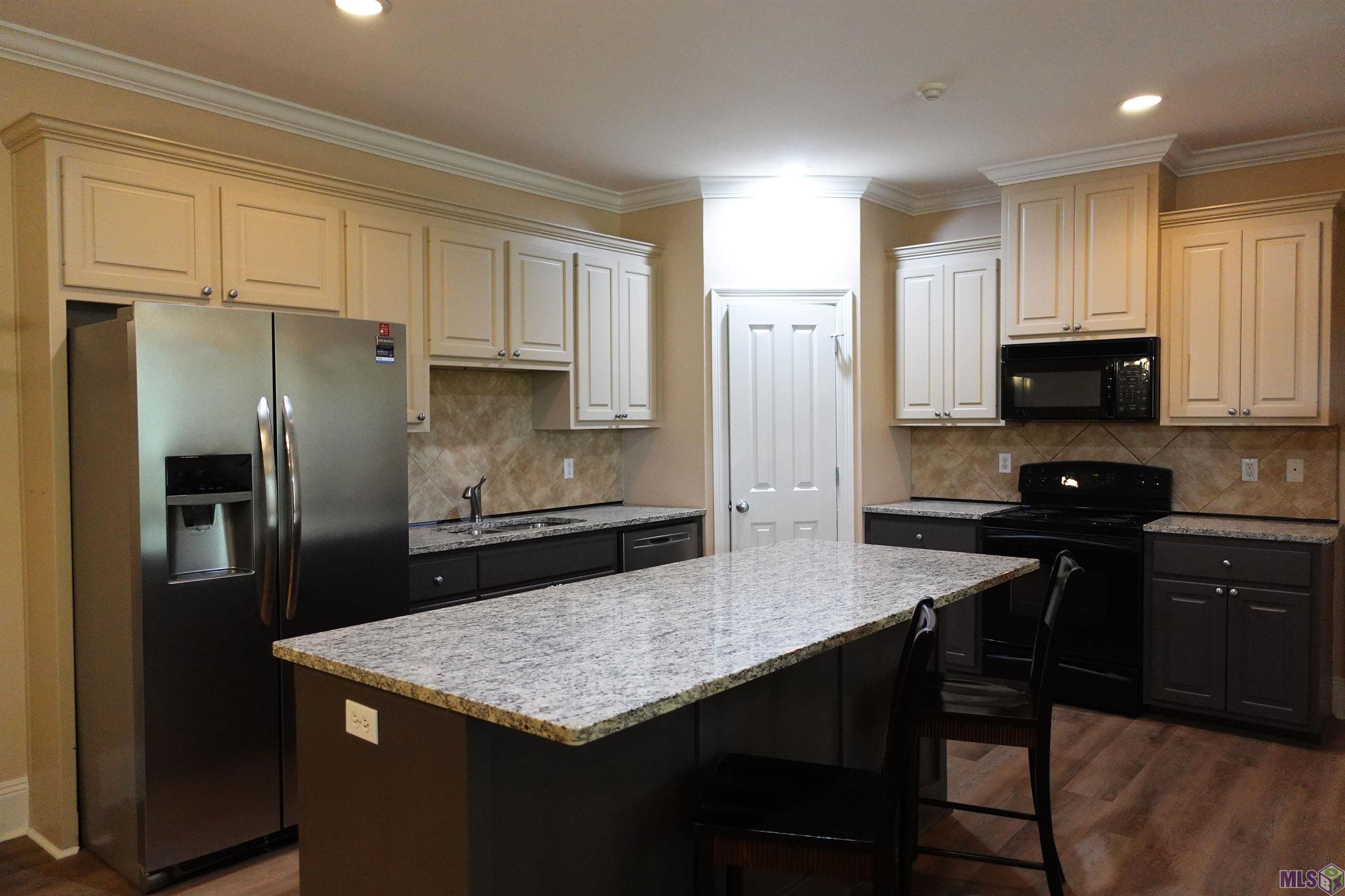 Homes for sale in St. George, LA | 902 Woodhue Dr, St. George, LA 70810 | MLS# BR2025012869