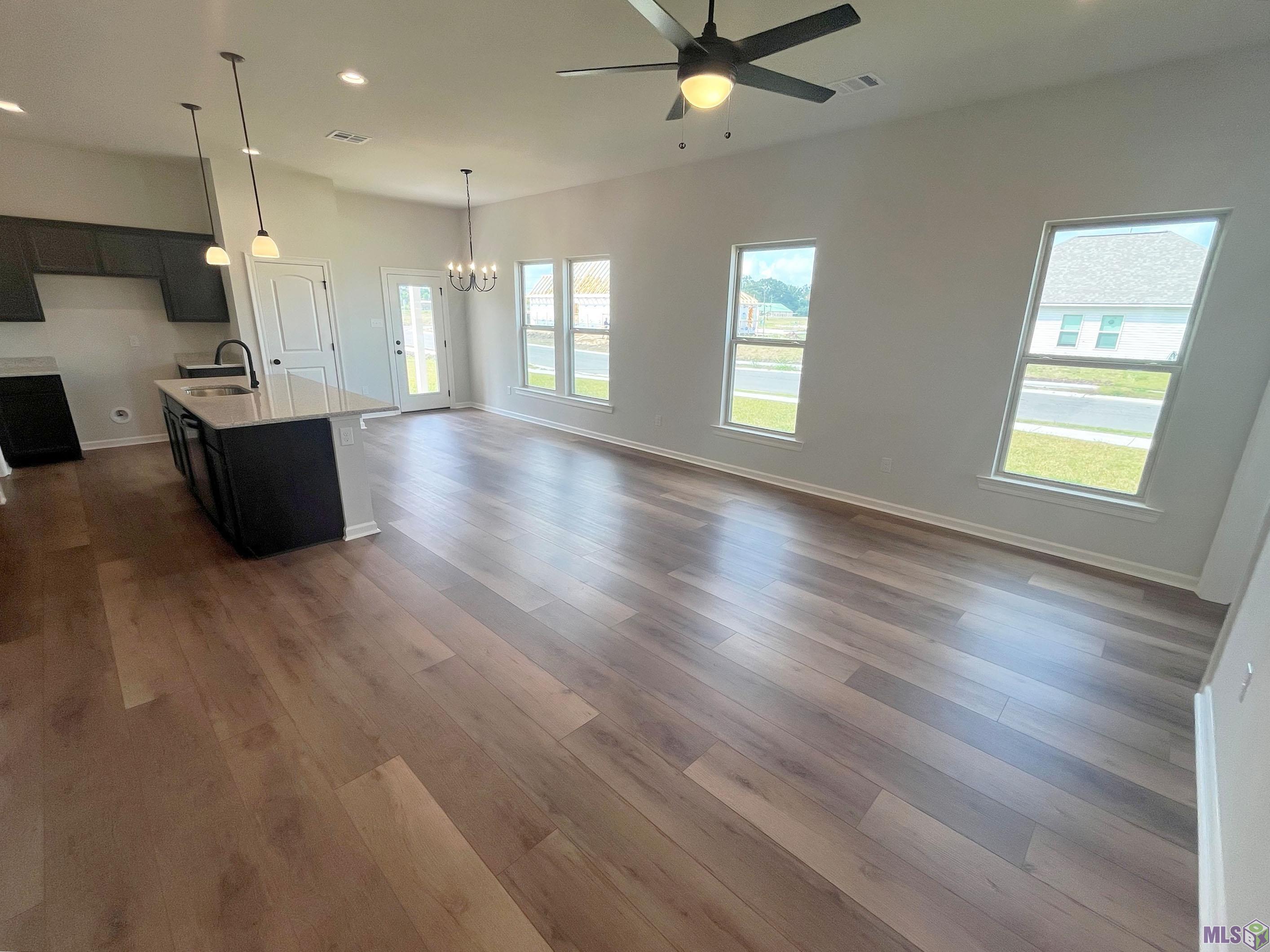 Homes for sale in Port Allen, LA | 2165 Taylor Dr, Port Allen, LA 70767 | MLS# BR2025012908