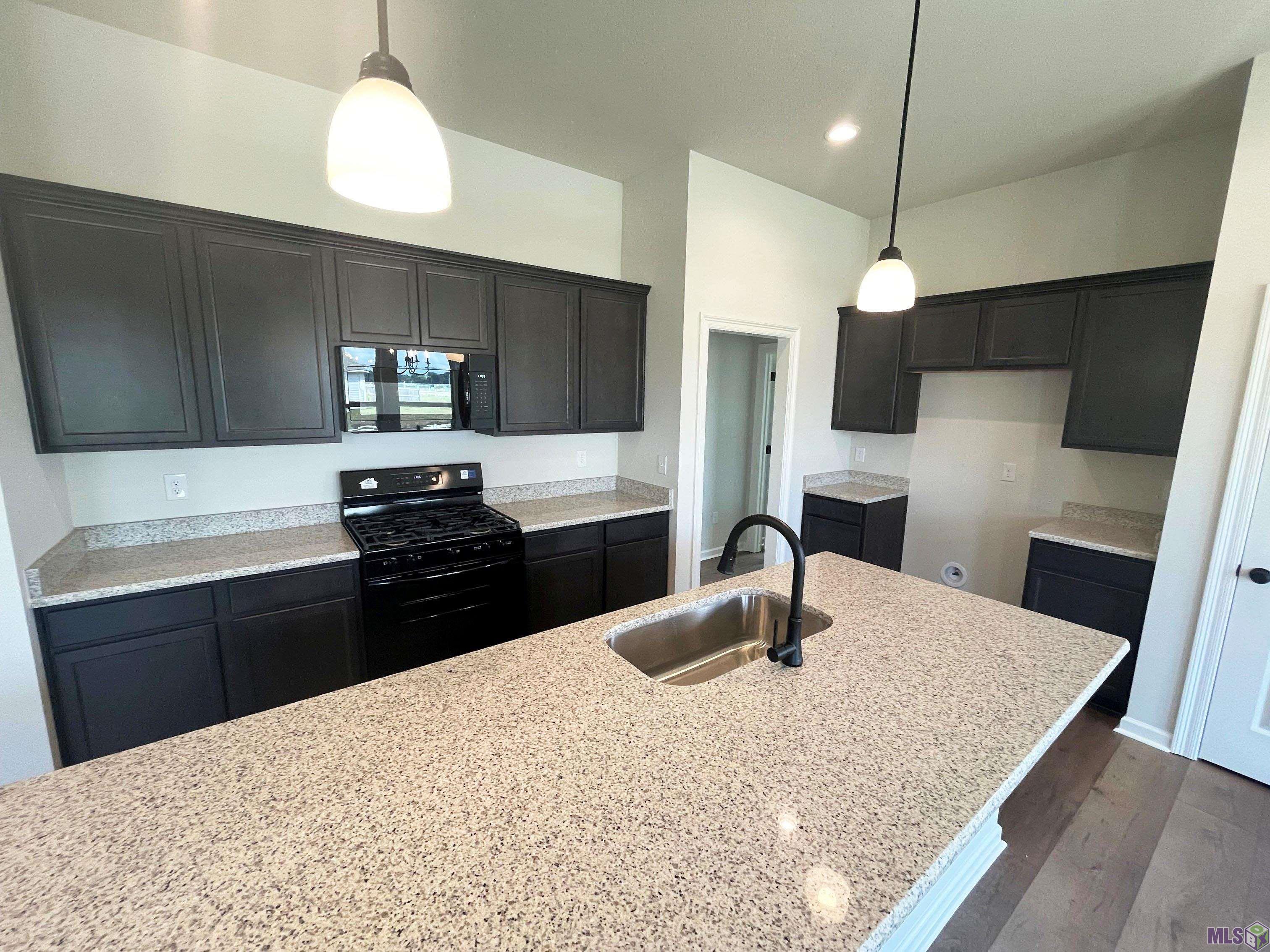 Homes for sale in Port Allen, LA | 2165 Taylor Dr, Port Allen, LA 70767 | MLS# BR2025012908