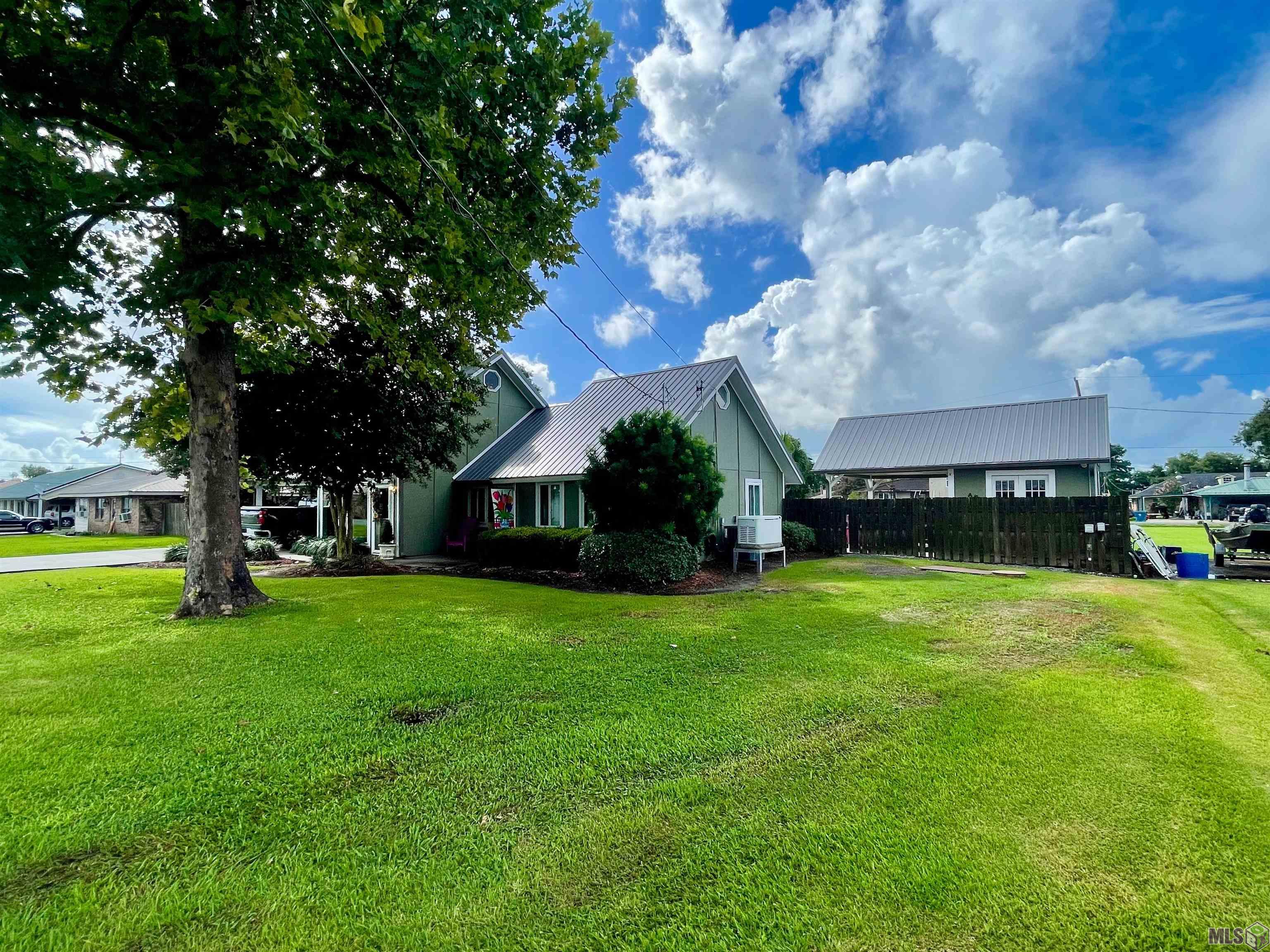 Homes for sale in Cut Off, LA | 240 East 87Th Street, Cut Off, LA 70345 | MLS# BY2025013045