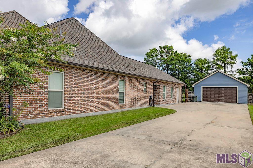 Homes for sale in Houma, LA | 287 Sugar Plum Street, Houma, LA 70364 | MLS# BY2025013292