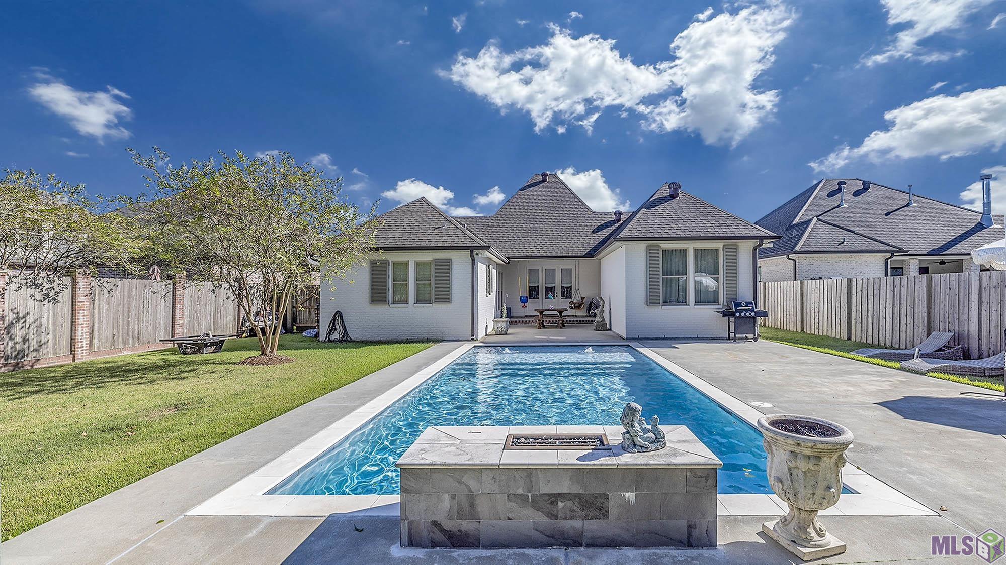 Homes for sale in Houma, LA | 241 Rue Richard, Houma, LA 70359 | MLS# BY2025013395