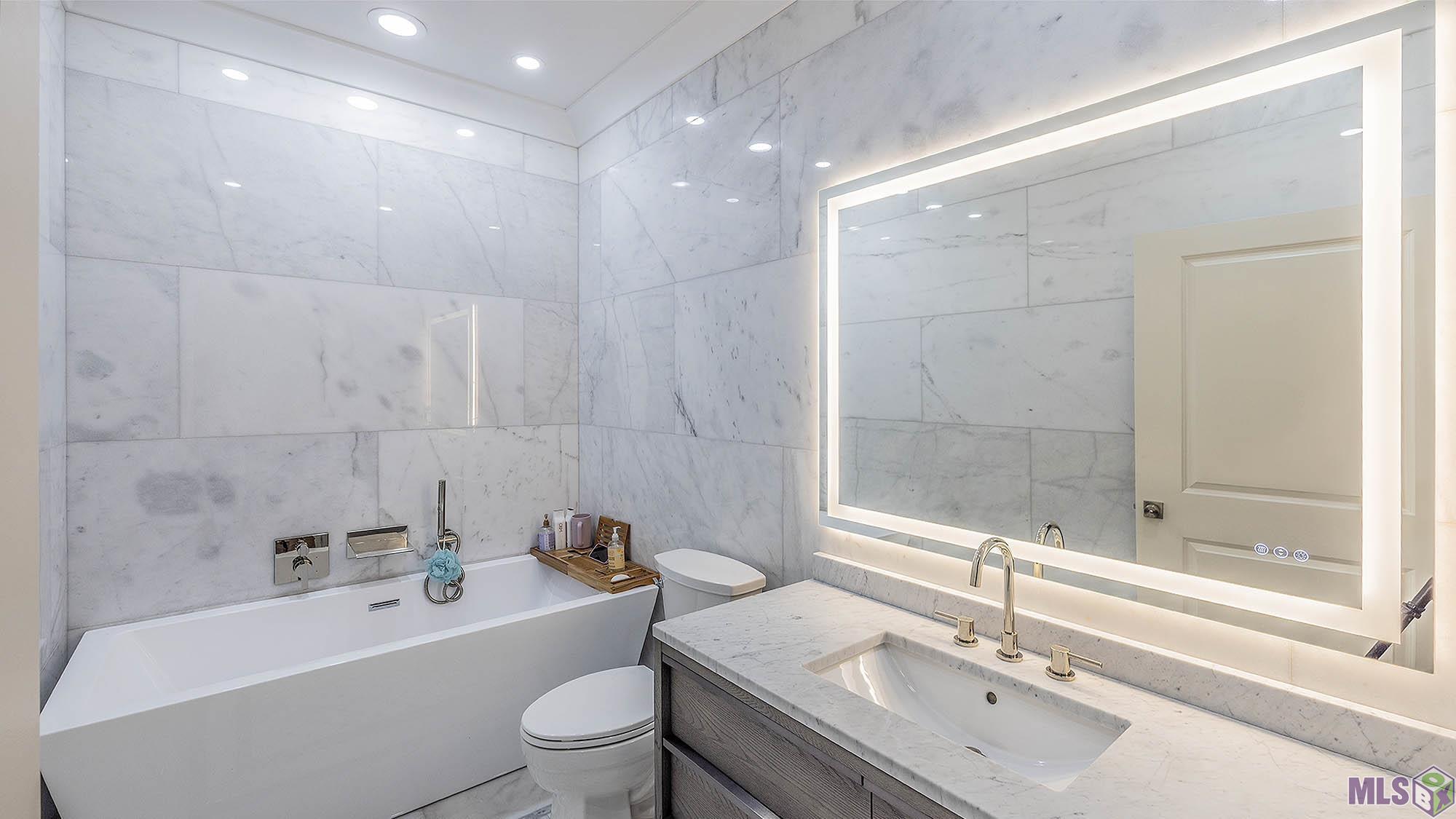 Homes for sale in Houma, LA | 241 Rue Richard, Houma, LA 70359 | MLS# BY2025013395