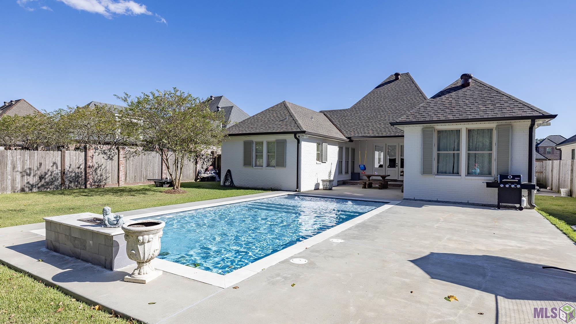 Homes for sale in Houma, LA | 241 Rue Richard, Houma, LA 70359 | MLS# BY2025013395