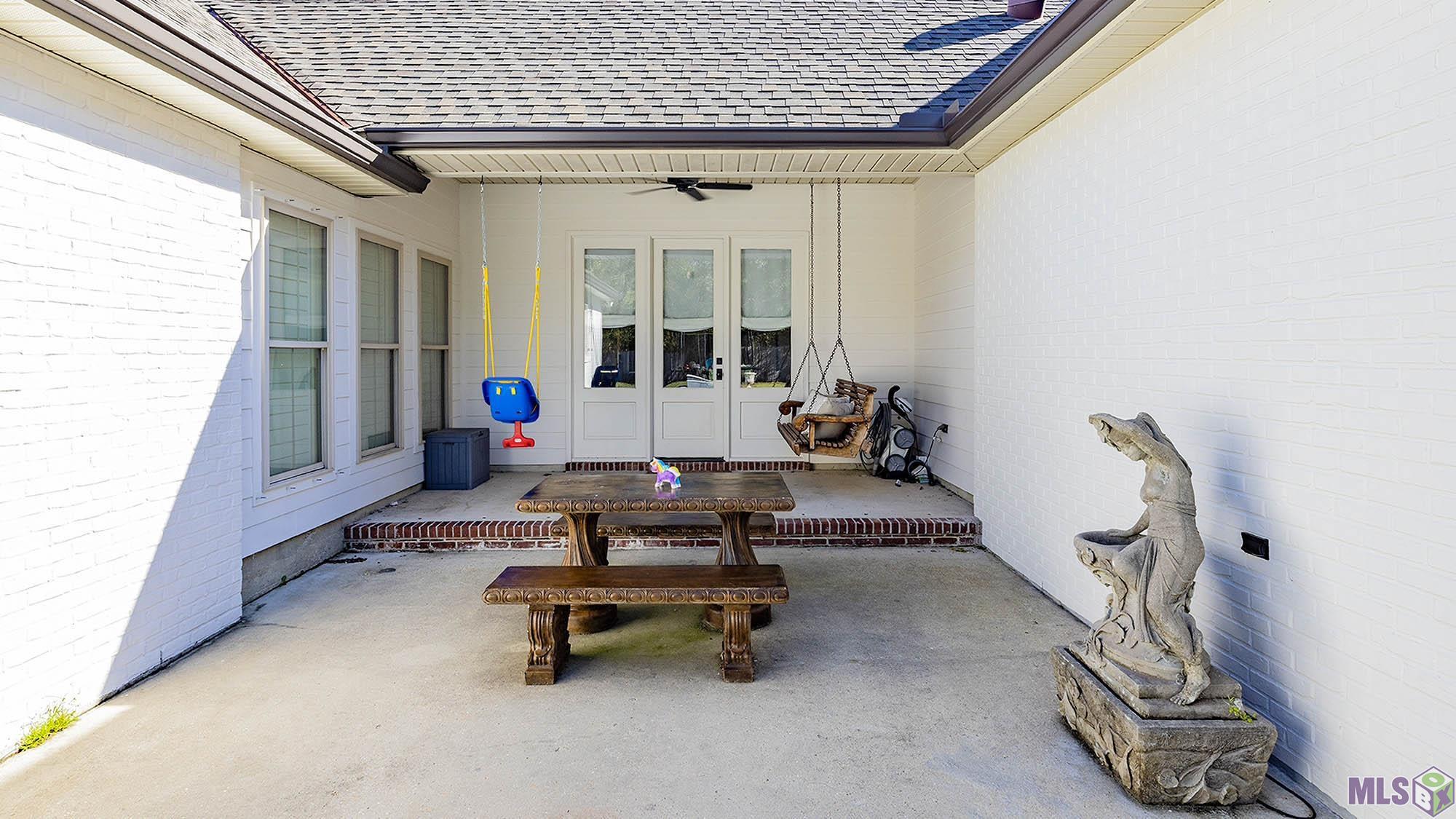 Homes for sale in Houma, LA | 241 Rue Richard, Houma, LA 70359 | MLS# BY2025013395