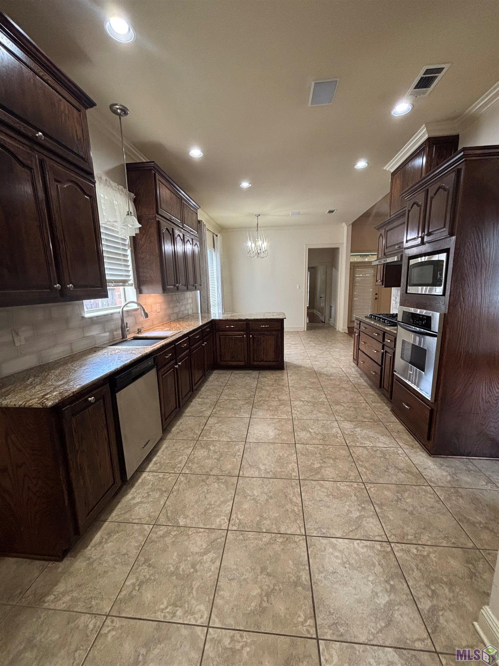 Homes for sale in St. George, LA | 8946 Foxgate Dr, St. George, LA 70809 | MLS# BR2025013506