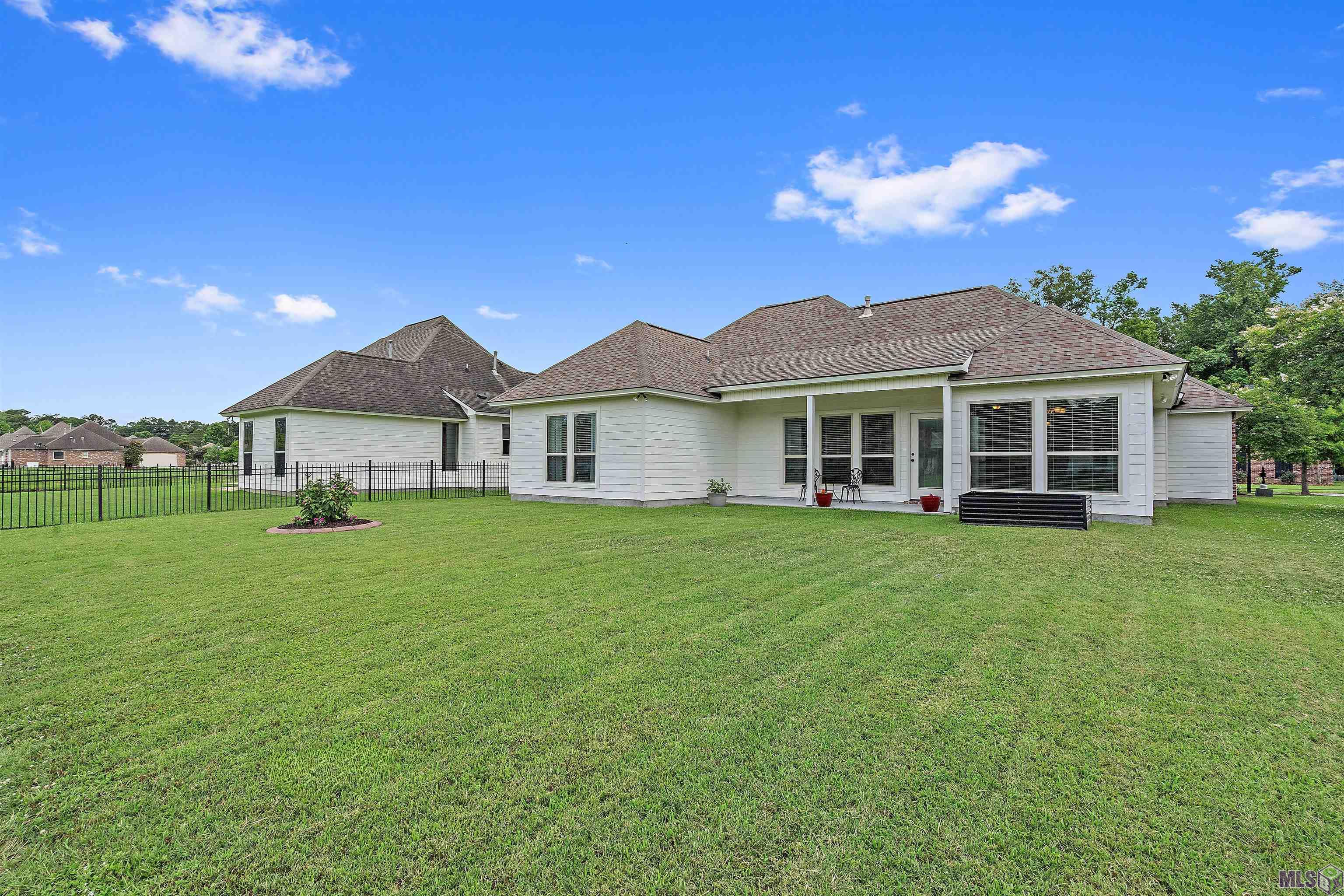 Homes for sale in Greenwell Springs, LA | 17036 Bentons Ferry Ave, Greenwell Springs, LA 70739 | MLS# BR2025014082